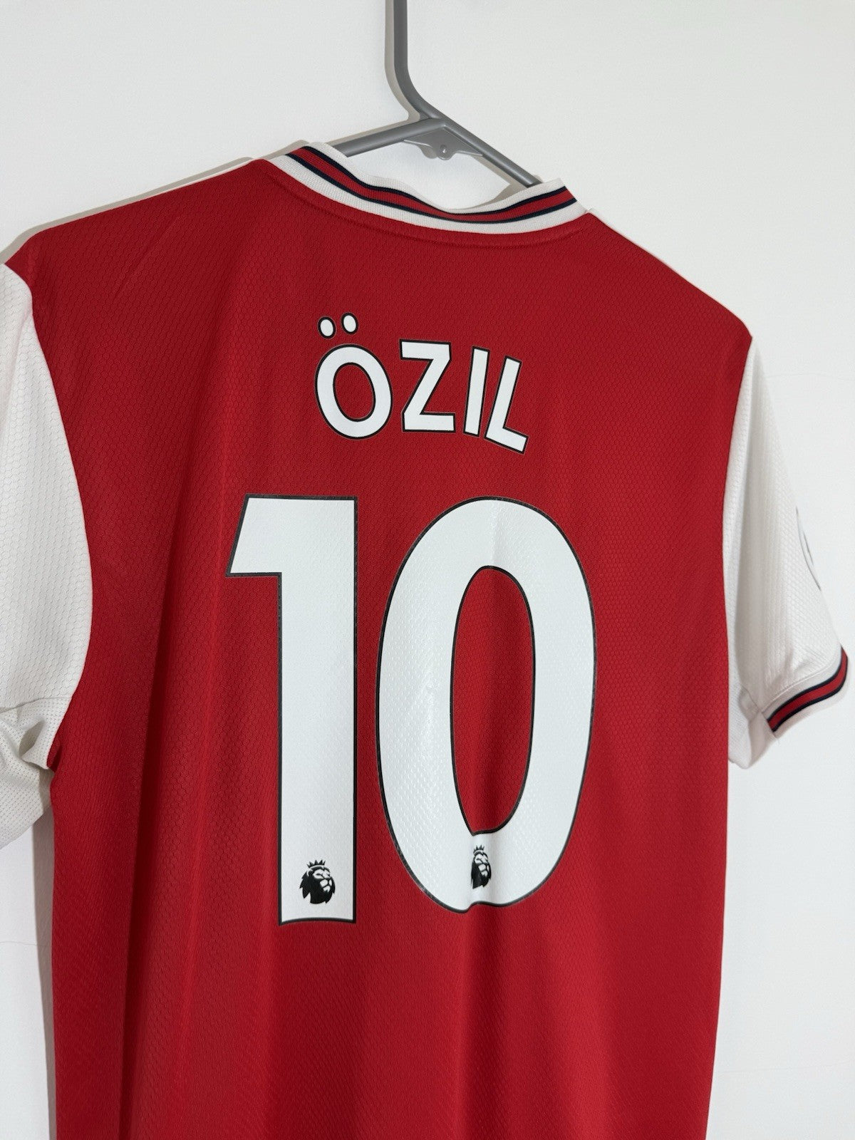 Arsenal Ozil #10 2019/20 Medium Home Football Shirt Excellent Condition EH5637