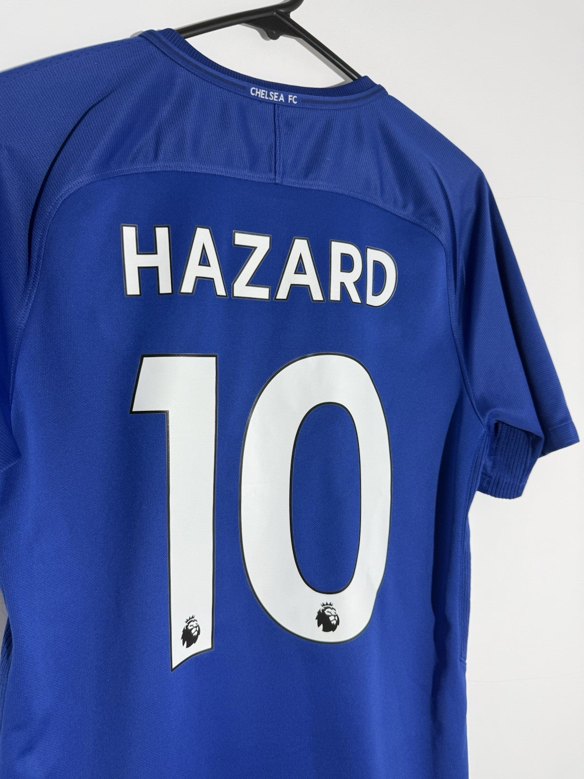 Chelsea Hazard #10 2017/18 Medium Home Shirt Nike Excellent Condition 905513-496