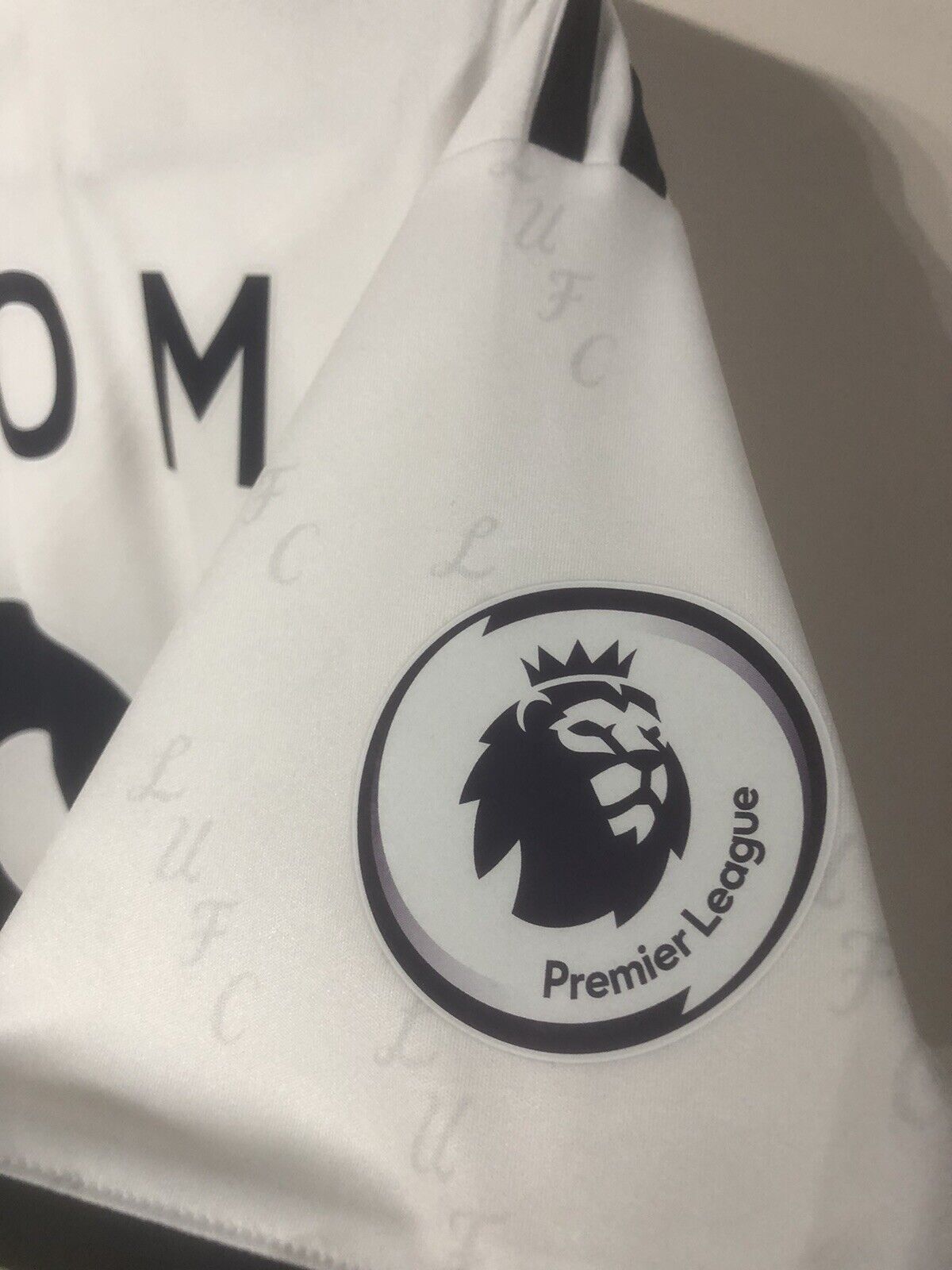 Rodrigo M. 19 Leeds United 2022 23 Medium Home Shirt Excellent Condition Hc1062