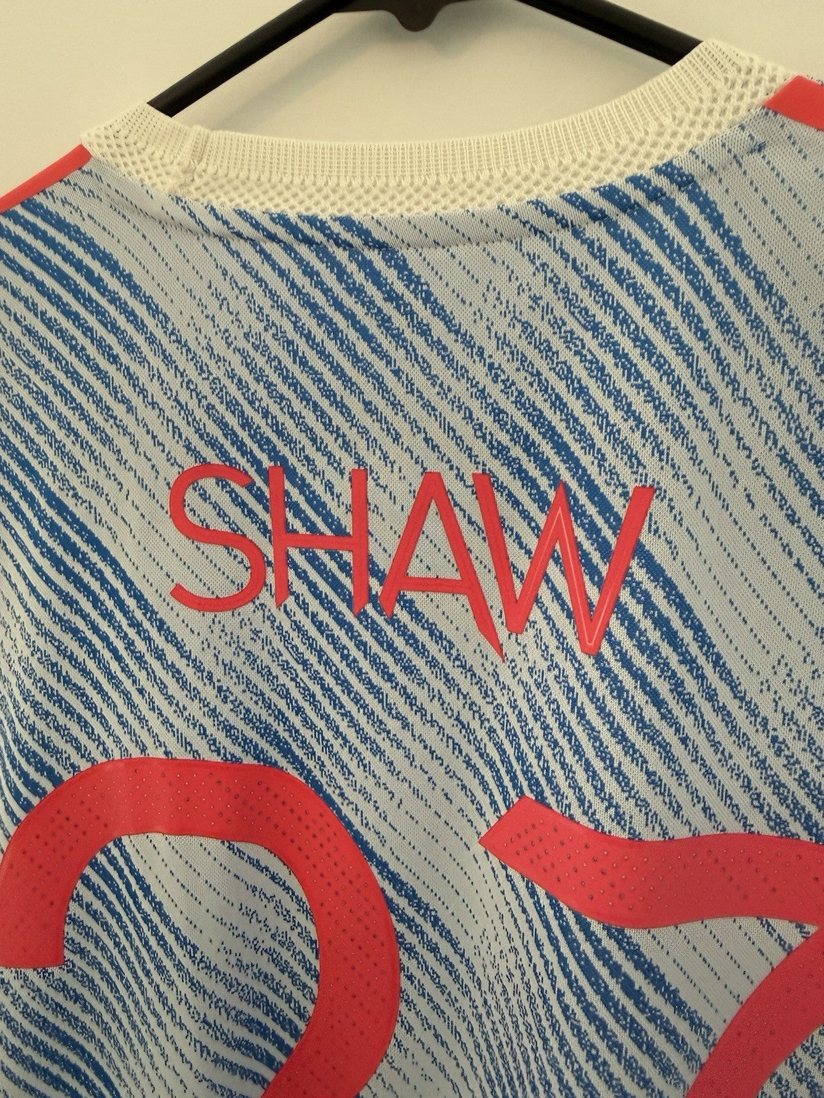 Manchester United Shaw #23 2021/22 Medium Authentic Away Shirt BNWT GM4622