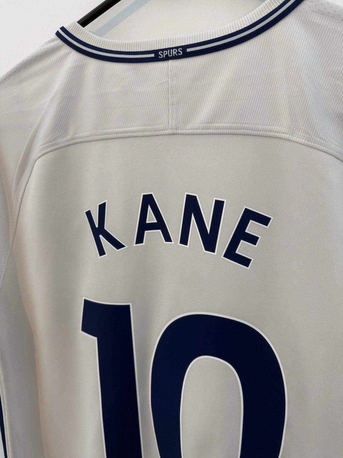 Tottenham Hotspur Kane #10 2017/18 Medium Home Excellent Condition 896317-101
