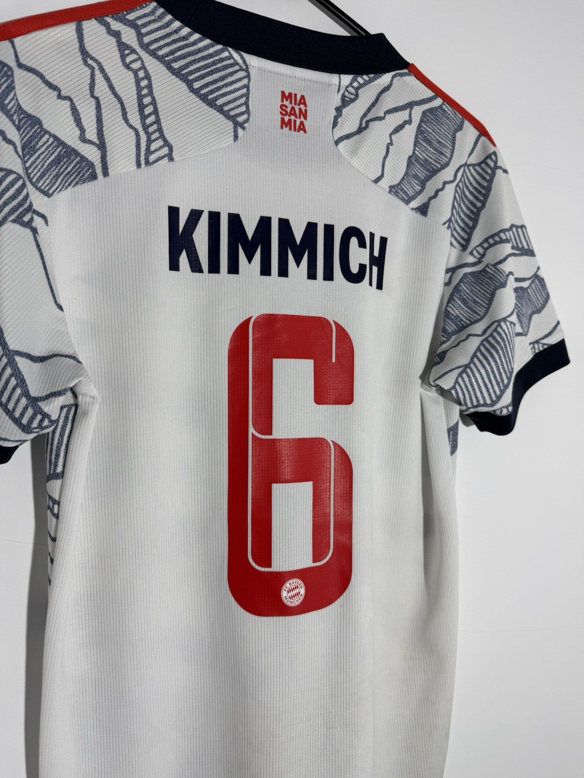 Bayern Munich Kimmich #6 2021/22 Small 3rd Shirt Excellent Condition GM5315