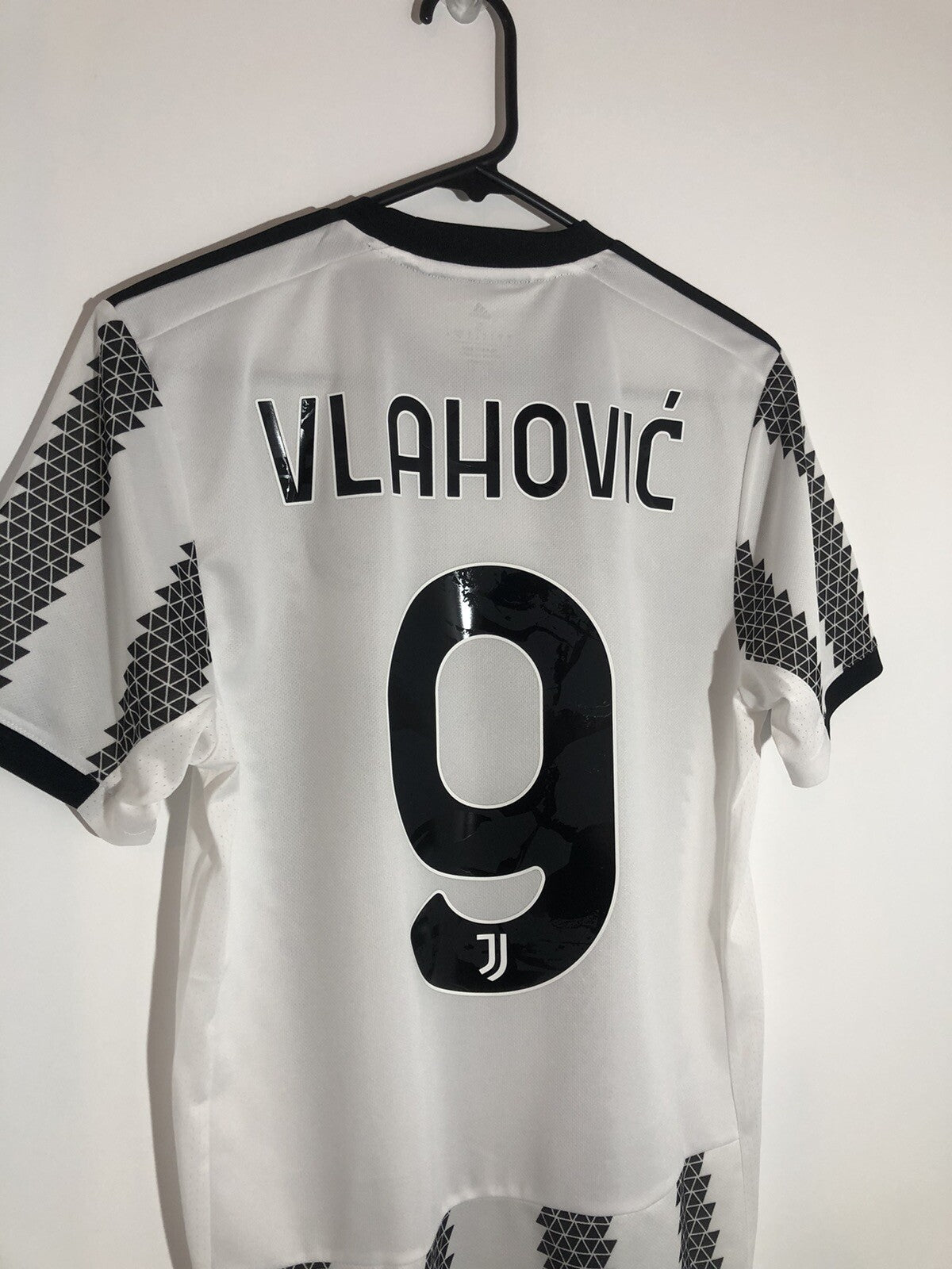 Juventus Vlahovic #9 2022/23 Small Home Shirt Adidas Excellent Condition H38907