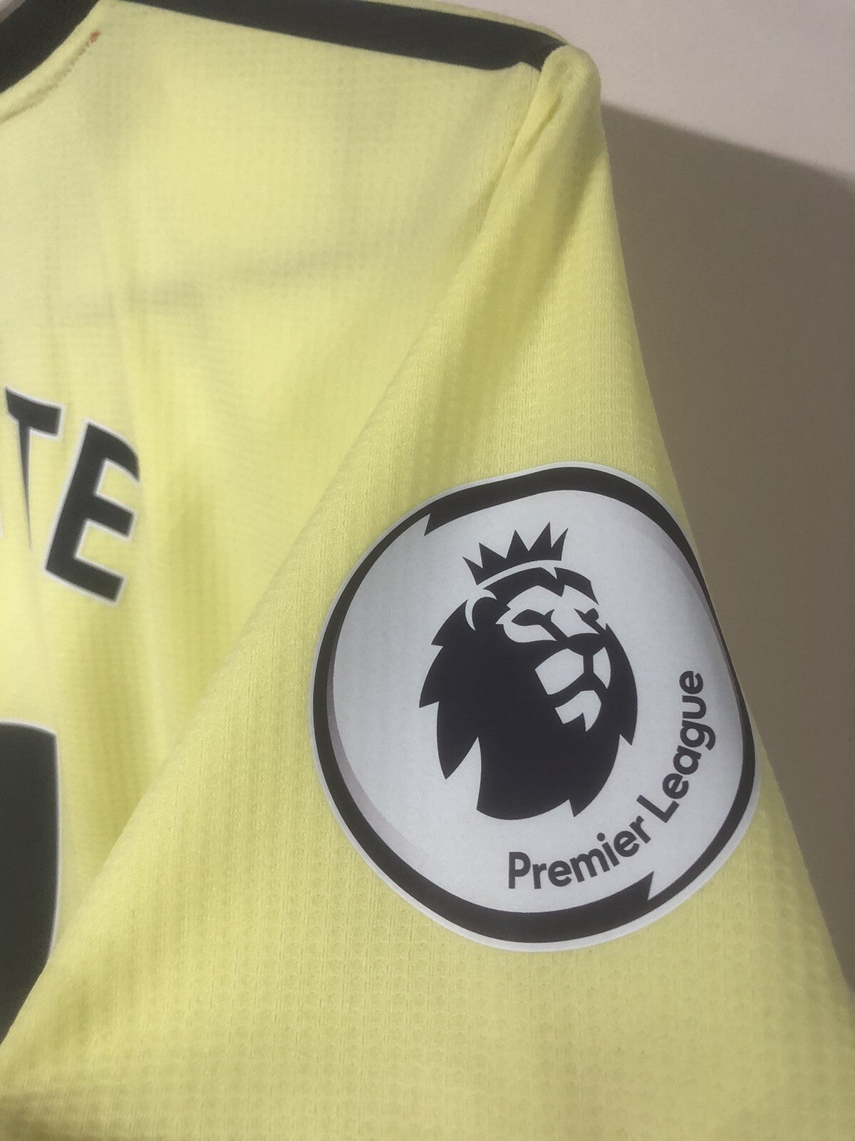 Arsenal White #4 2021/22 Authentic Away Small Shirt BNWT GM0219