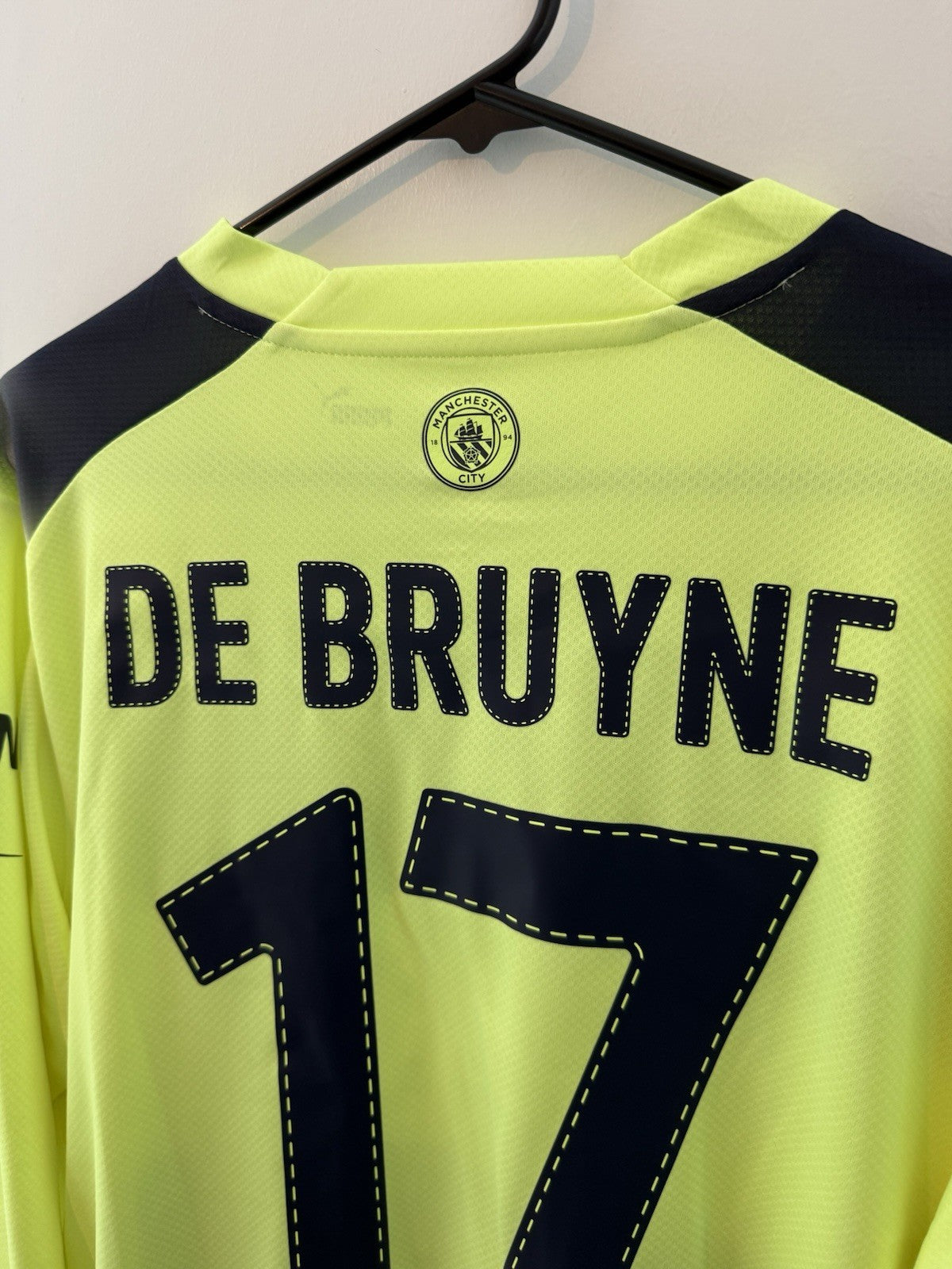 Manchester City De Bruyne #17 2022/23 Large 3rd Excellent Condition 765735-03