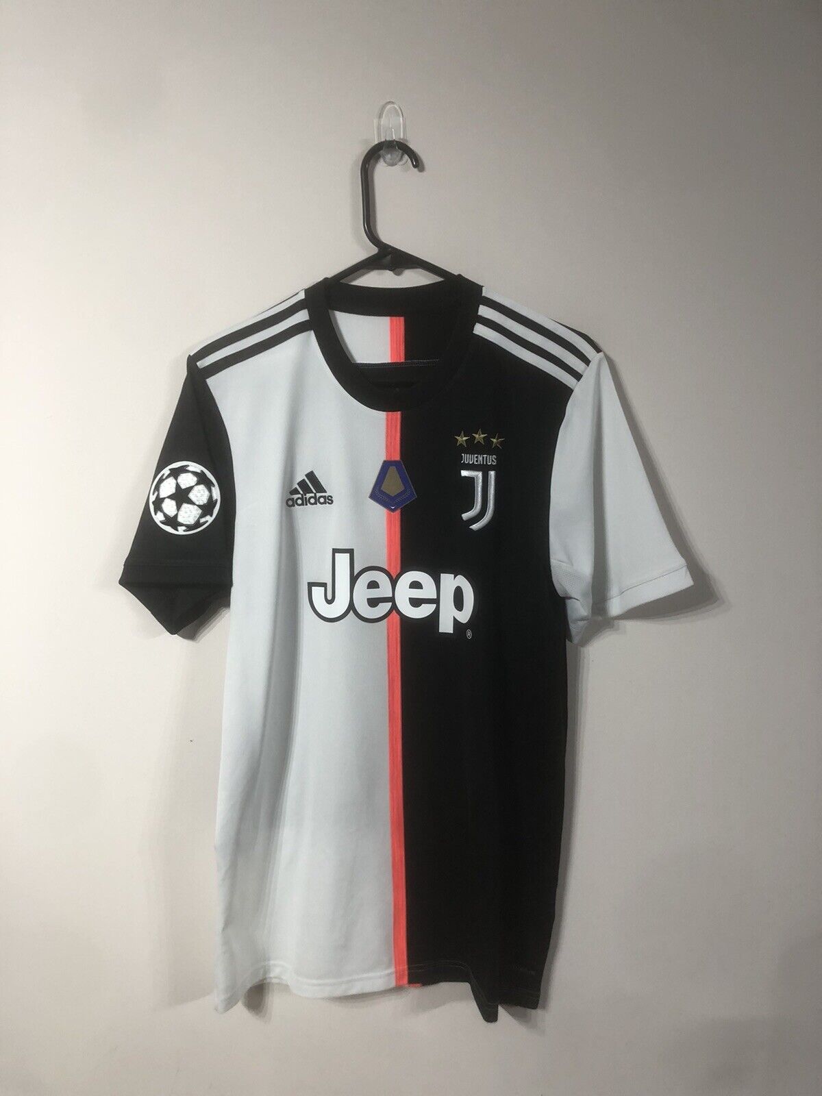 Ronaldo #7 Juventus MVP 2019/20 Medium Home Football Shirt Excellent Condition