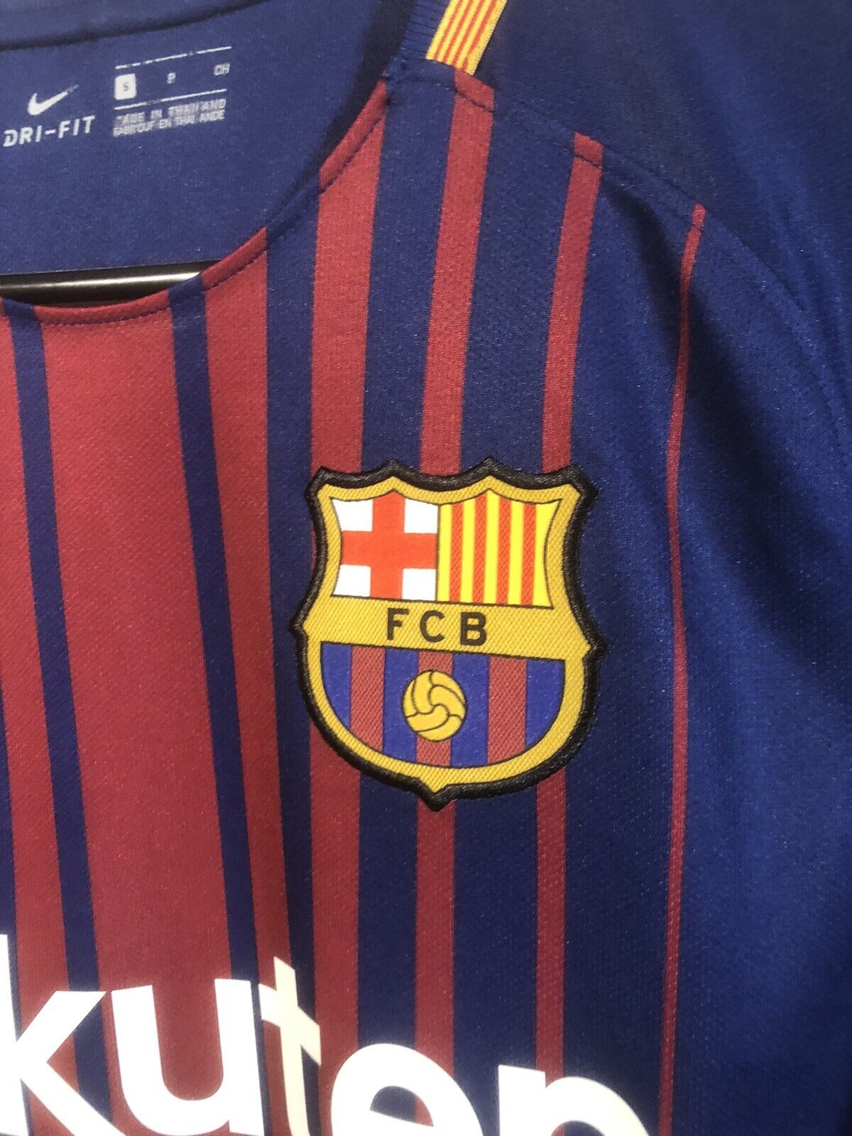 Suarez #9 Barcelona 2017/18 Small Home Long Sleeved Shirt Nike Very Good Conditi