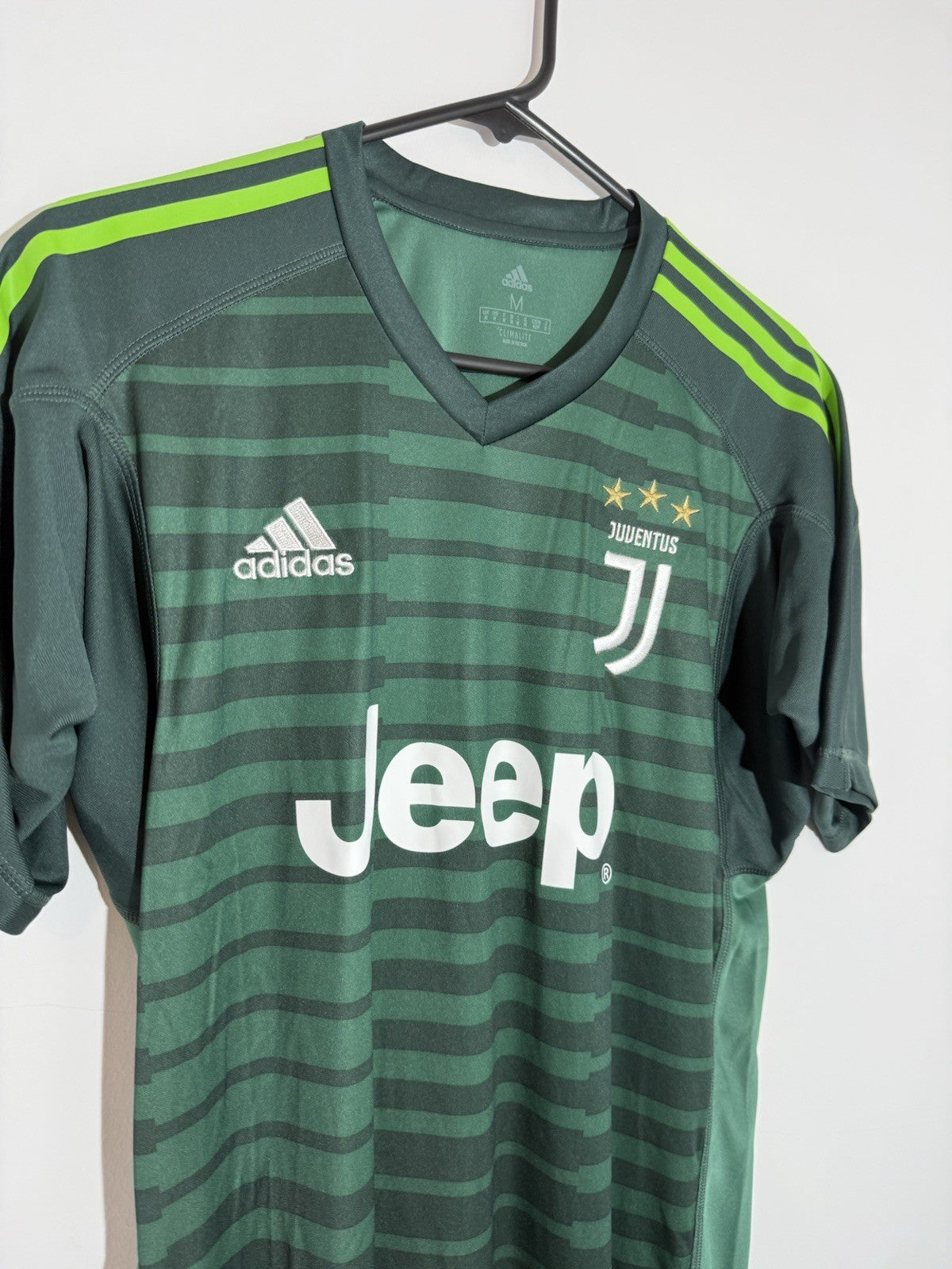 Juventus 2017/18 Medium Home Goalkeeper Shirt Adidas BNWT CF3490