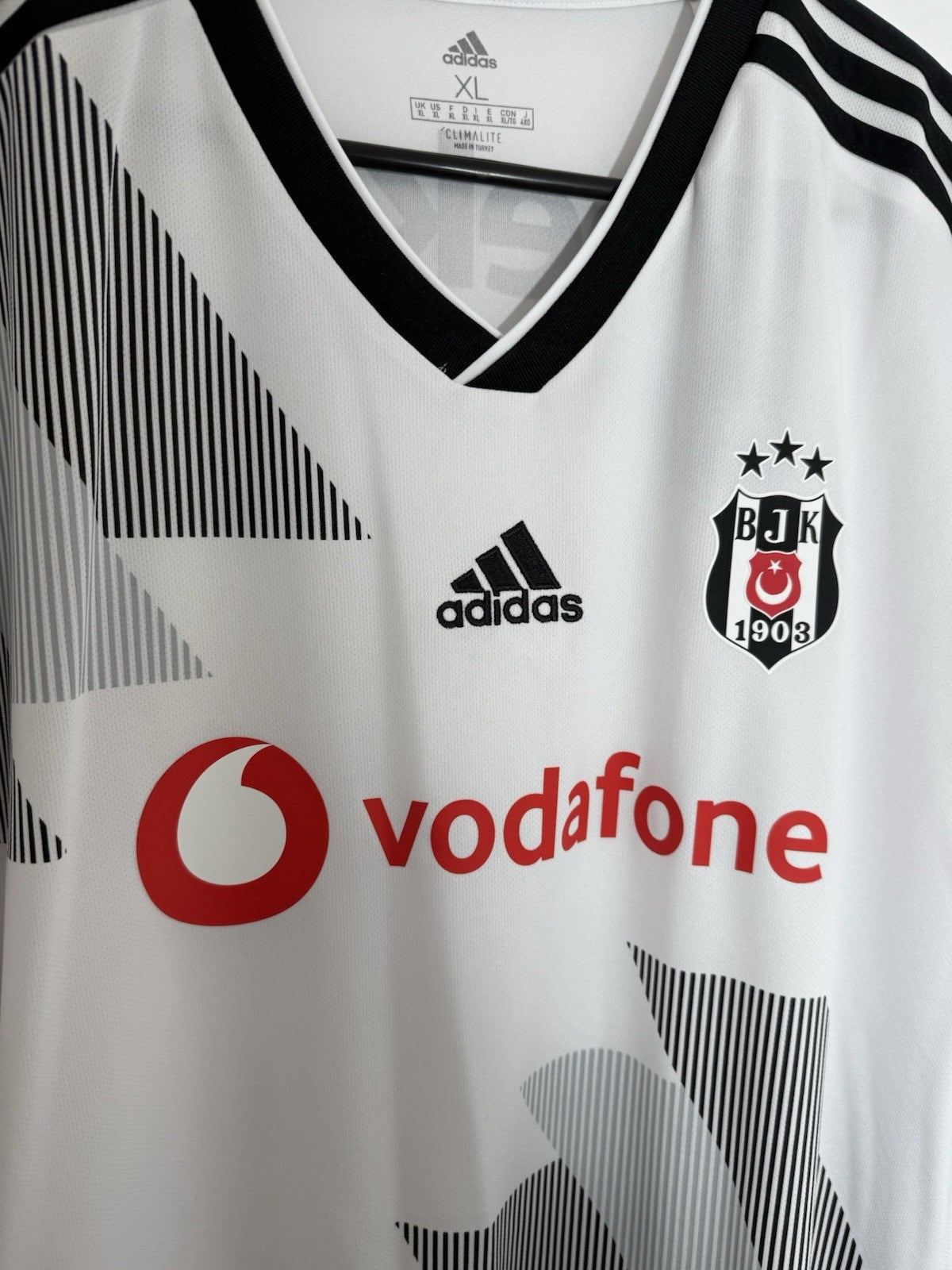 Besiktas B. Yilmaz #17 2019/20 XL Home Shirt BNWT DX3707