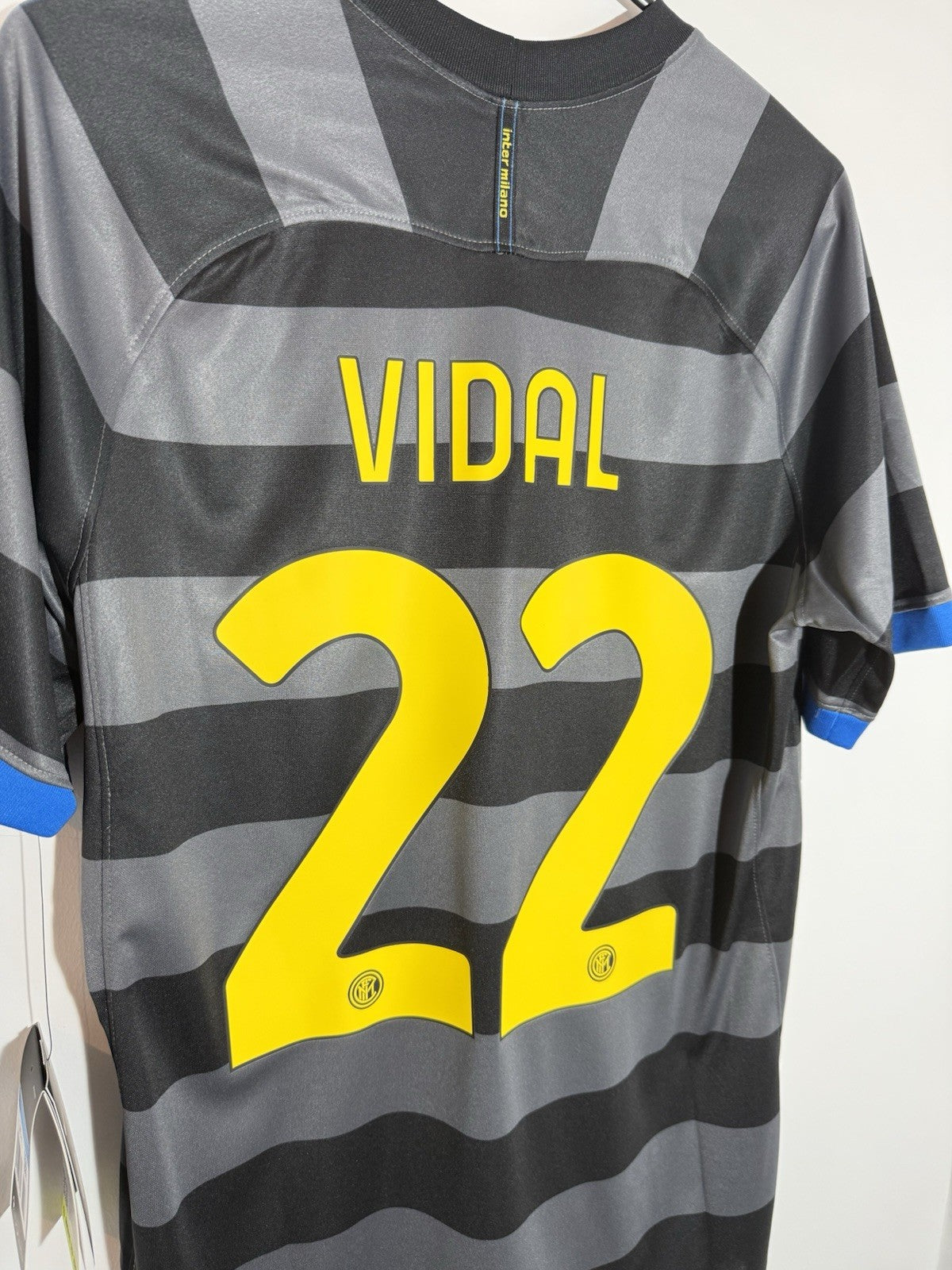 Inter Milan Vidal #22 2020/21 Medium 3rd Shirt BNWT CK7823-022