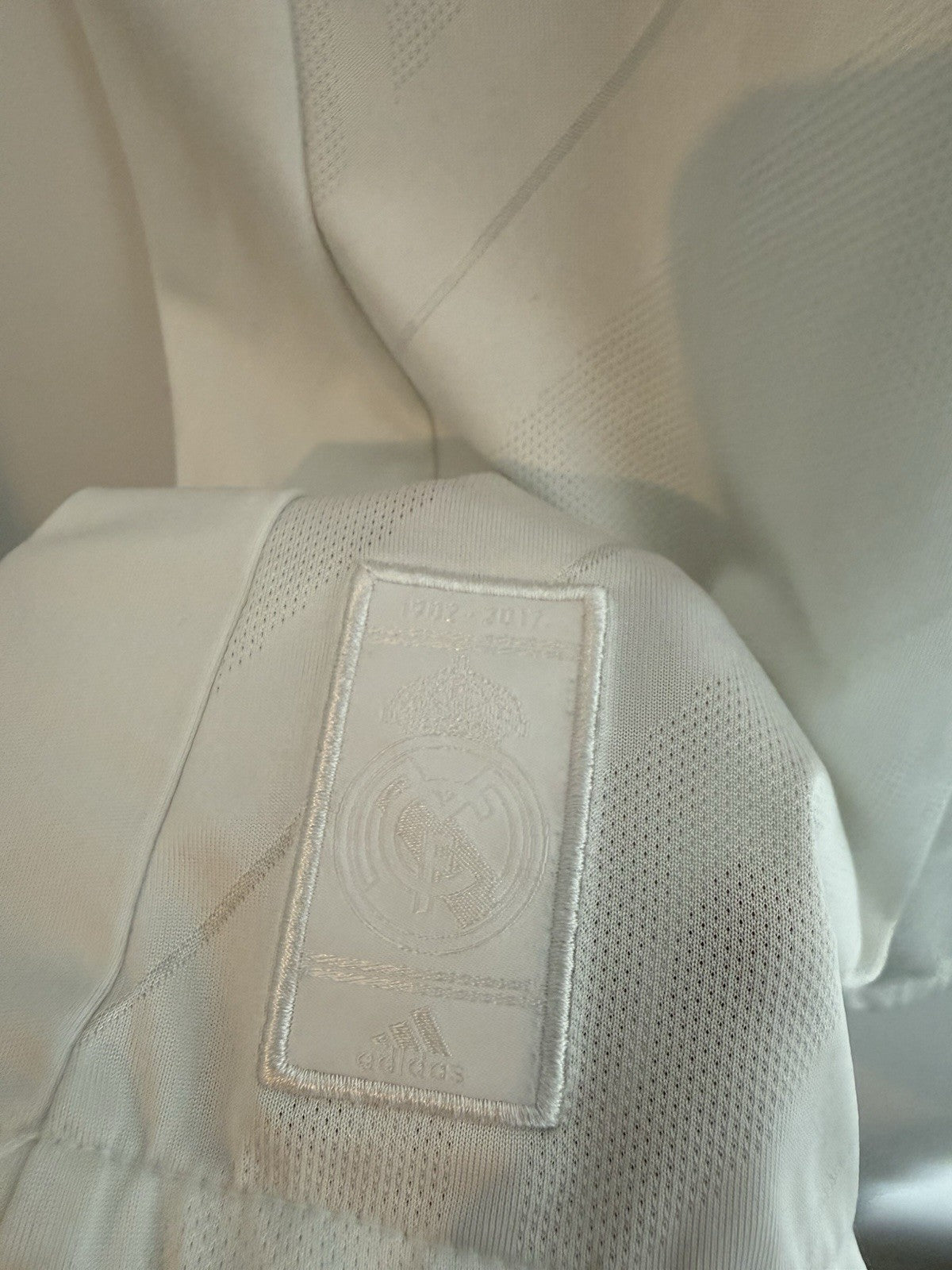 Real Madrid Varane #5 2017/18 Small Home Shirt Adidas Excellent Condition AZ8059