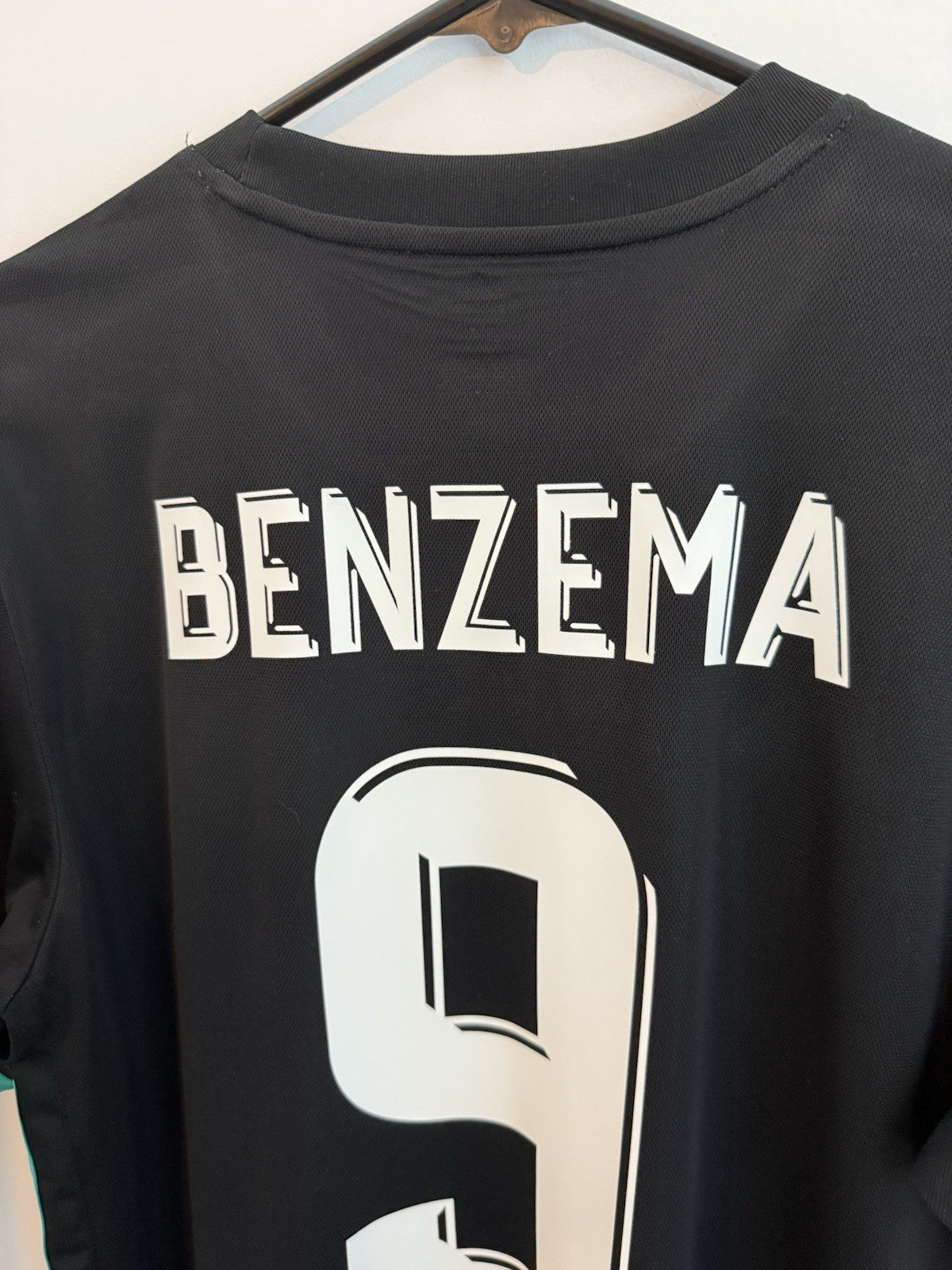 Real Madrid Benzema #9 2017/18 Medium Away Shirt Excellent Condition BR3543