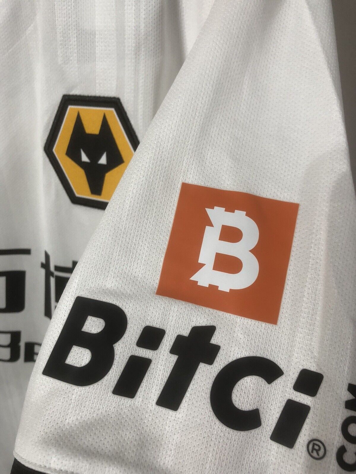 Hee Chan #26 BNWT Wolves 2021/22 Large 3rd Football Shirt Jersey Castore