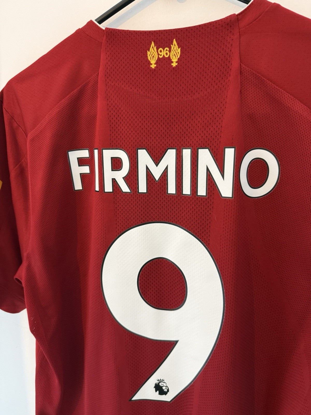 Liverpool Firmino #9 2019/20 Small Home Shirt Excellent Condition MT930000