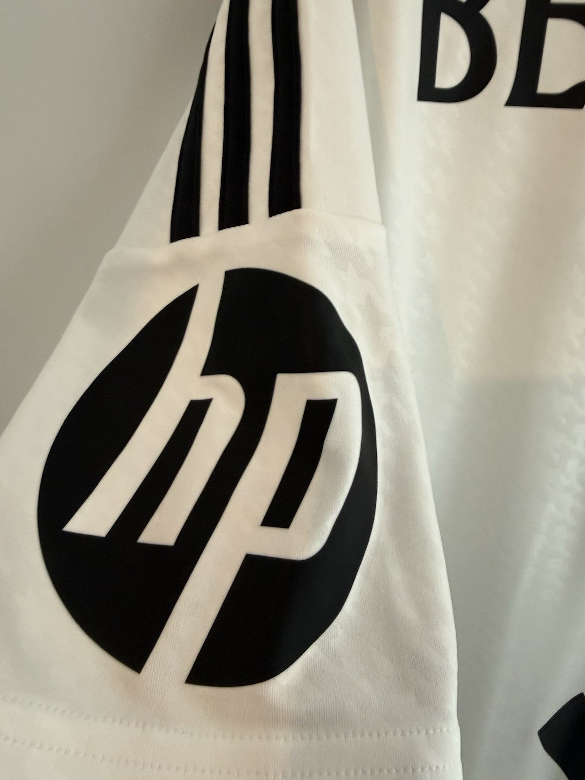 Real Madrid Bellingham #5 2024/25 XL Home Shirt Excellent Condition IU5011