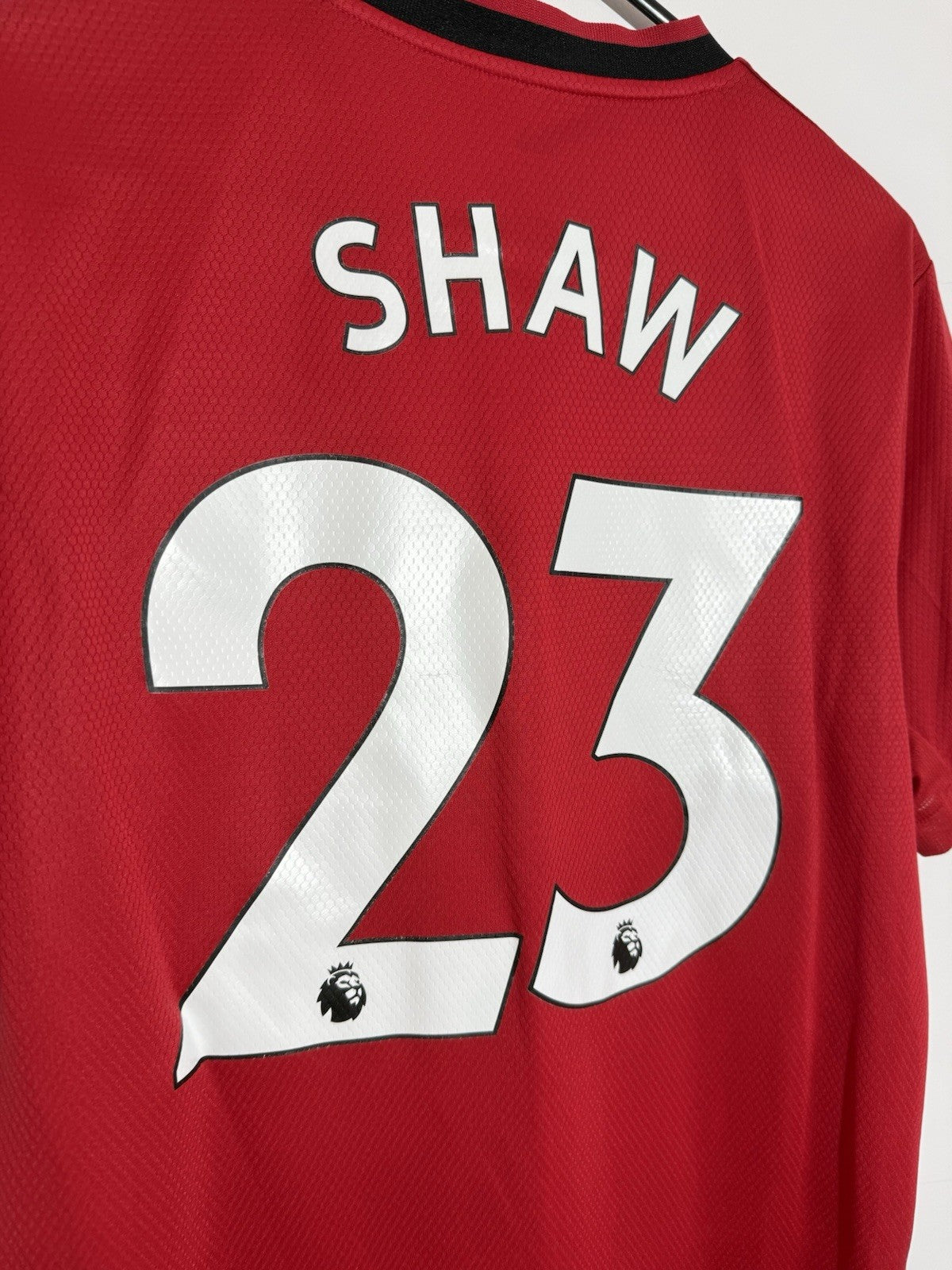 Manchester United Shaw #23 2019/20 Medium Home Shirt Excellent Condition ED7386