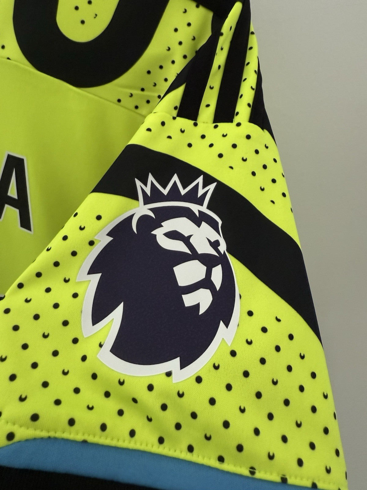 Arsenal Saka #7 2023/24 Small Away Shirt Adidas Excellent Condition HR6927