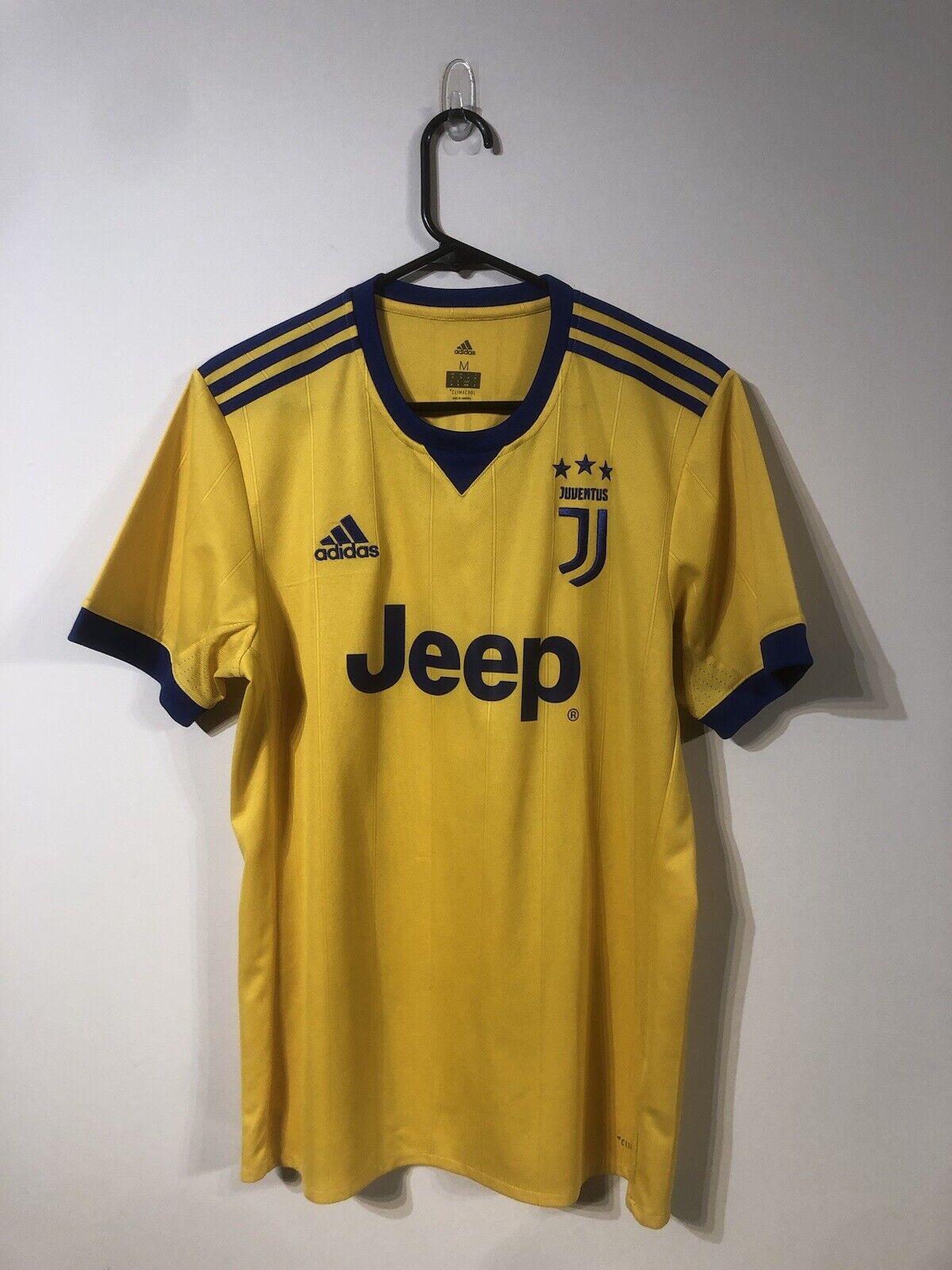 Bonucci #21 Juventus 2017/18 Away Medium Football Shirt Adidas Very Good Conditi
