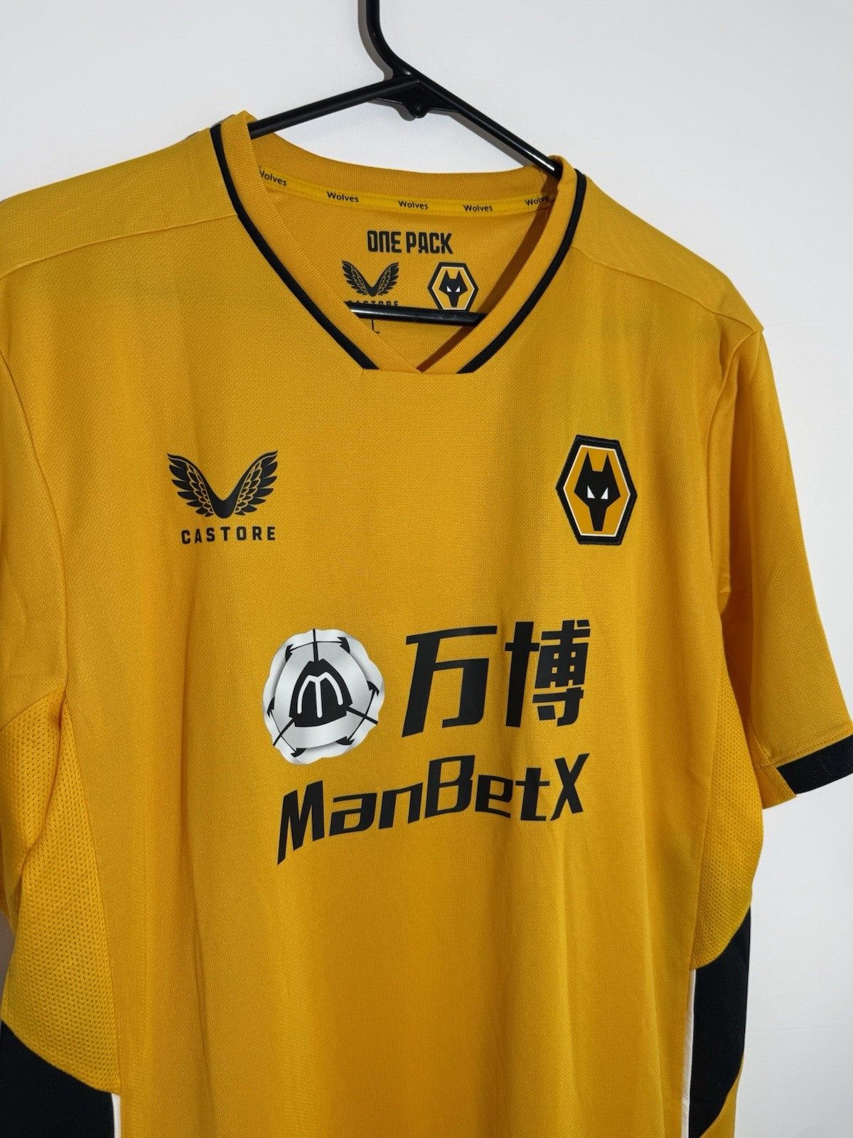 Wolverhampton Wanderers Hee Chan #26 2021/22 Large Home Shirt Castore BNWT