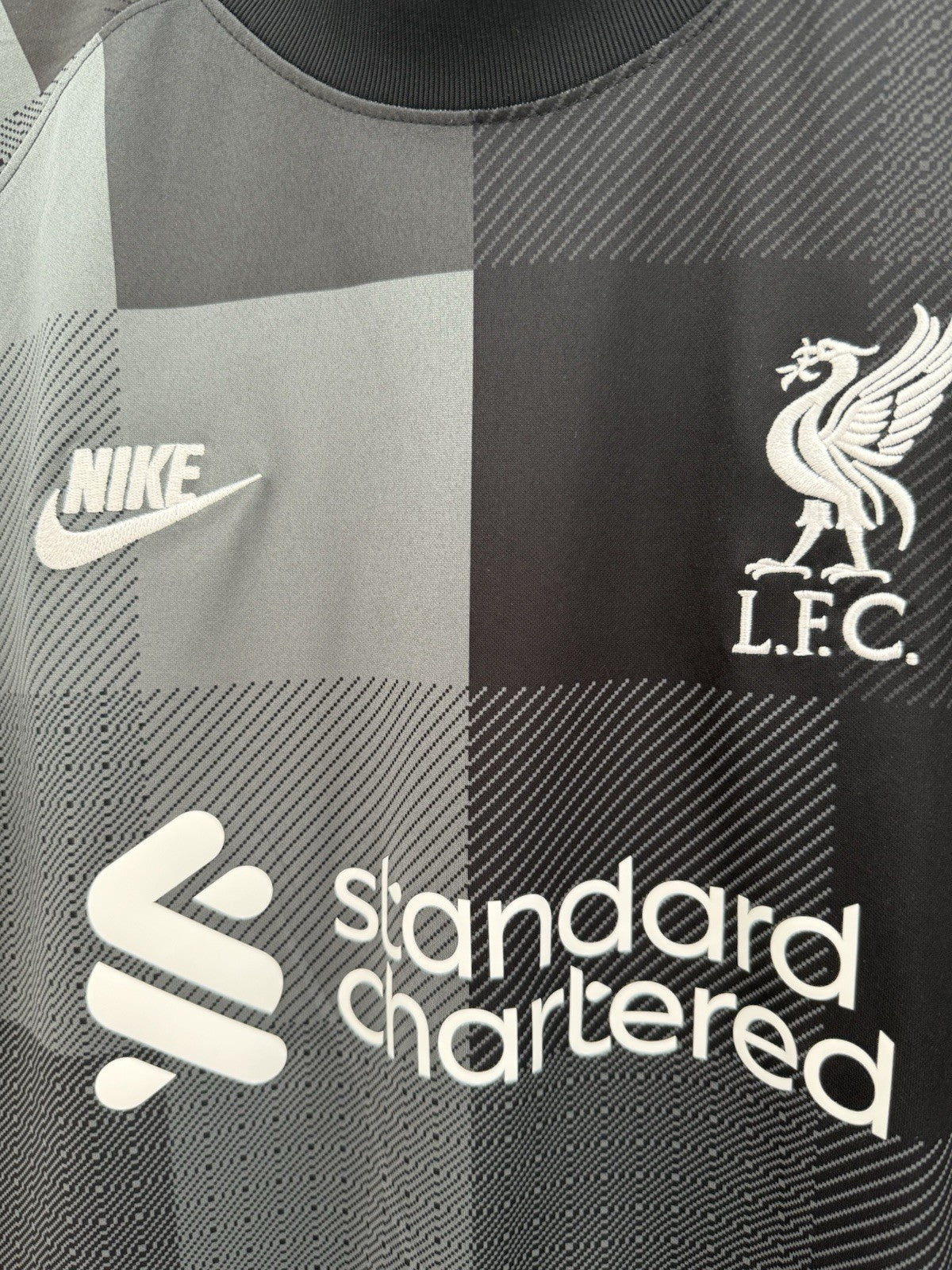 Liverpool A. Becker #1 2021/22 XL 3rd GK Excellent Condition DB2559-011