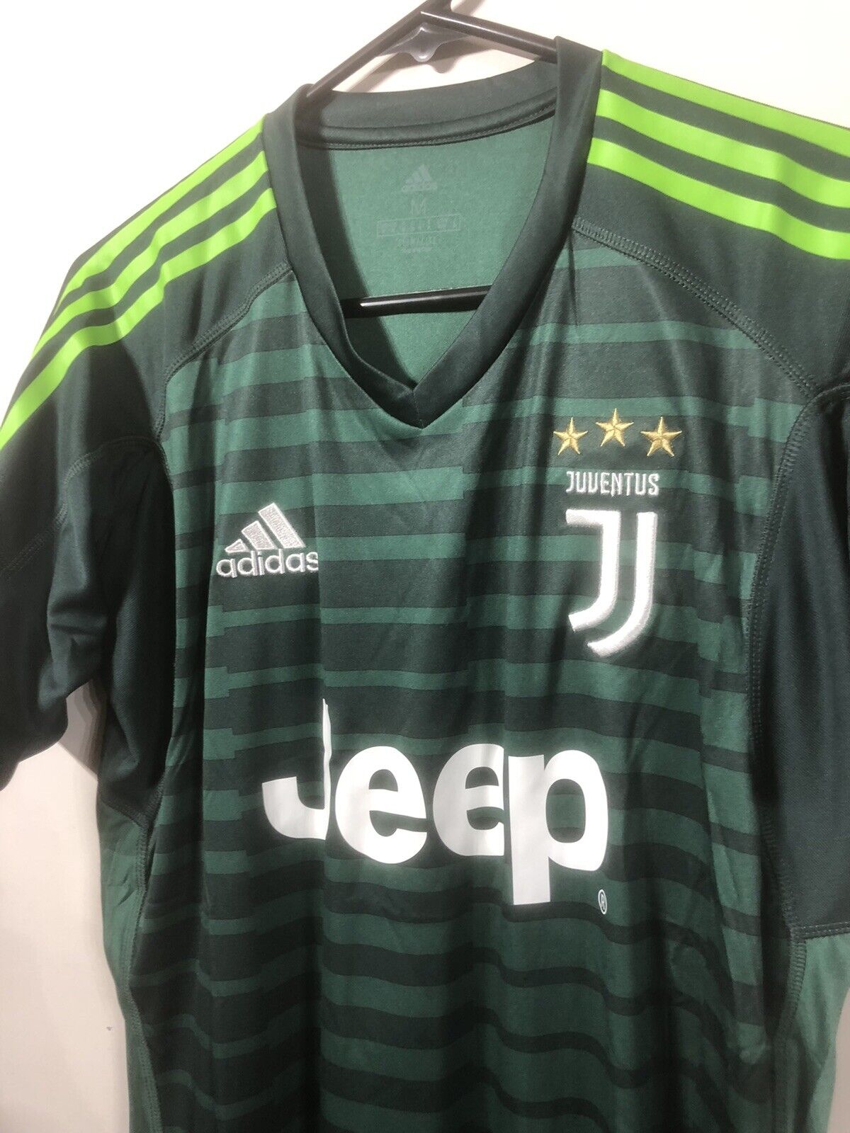 Juventus 2017/18 Medium Goalkeeper Football Shirt Adidas BNWT