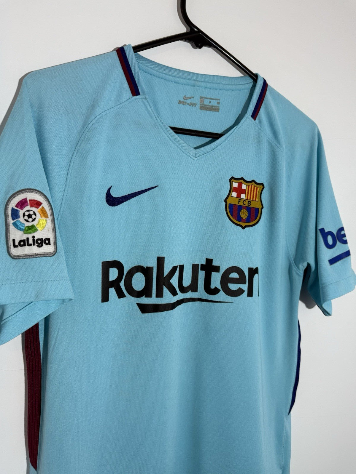 Barcelona Suarez #9 2017/18 Small Away Shirt Excellent Condition 847254-484