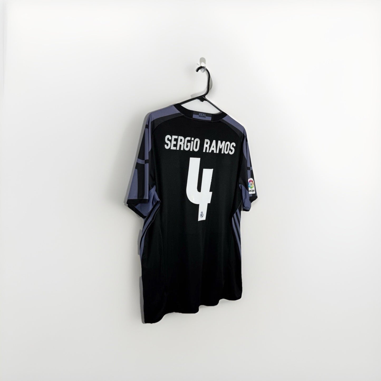 Real Madrid Sergio Ramos #4 2016/17 XL 3rd Shirt Excellent Condition AI5139