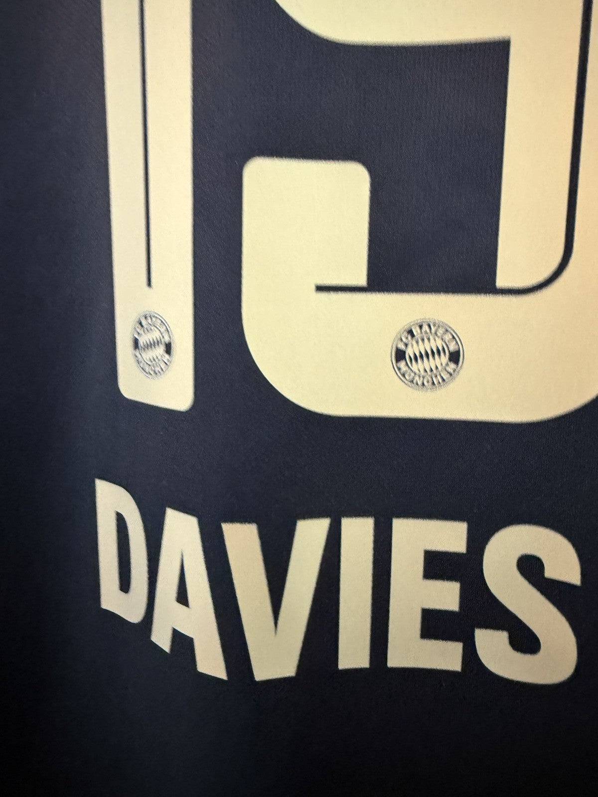 Bayern Munich Davies #19 2021/22 Medium Away Excellent Condition GM5317