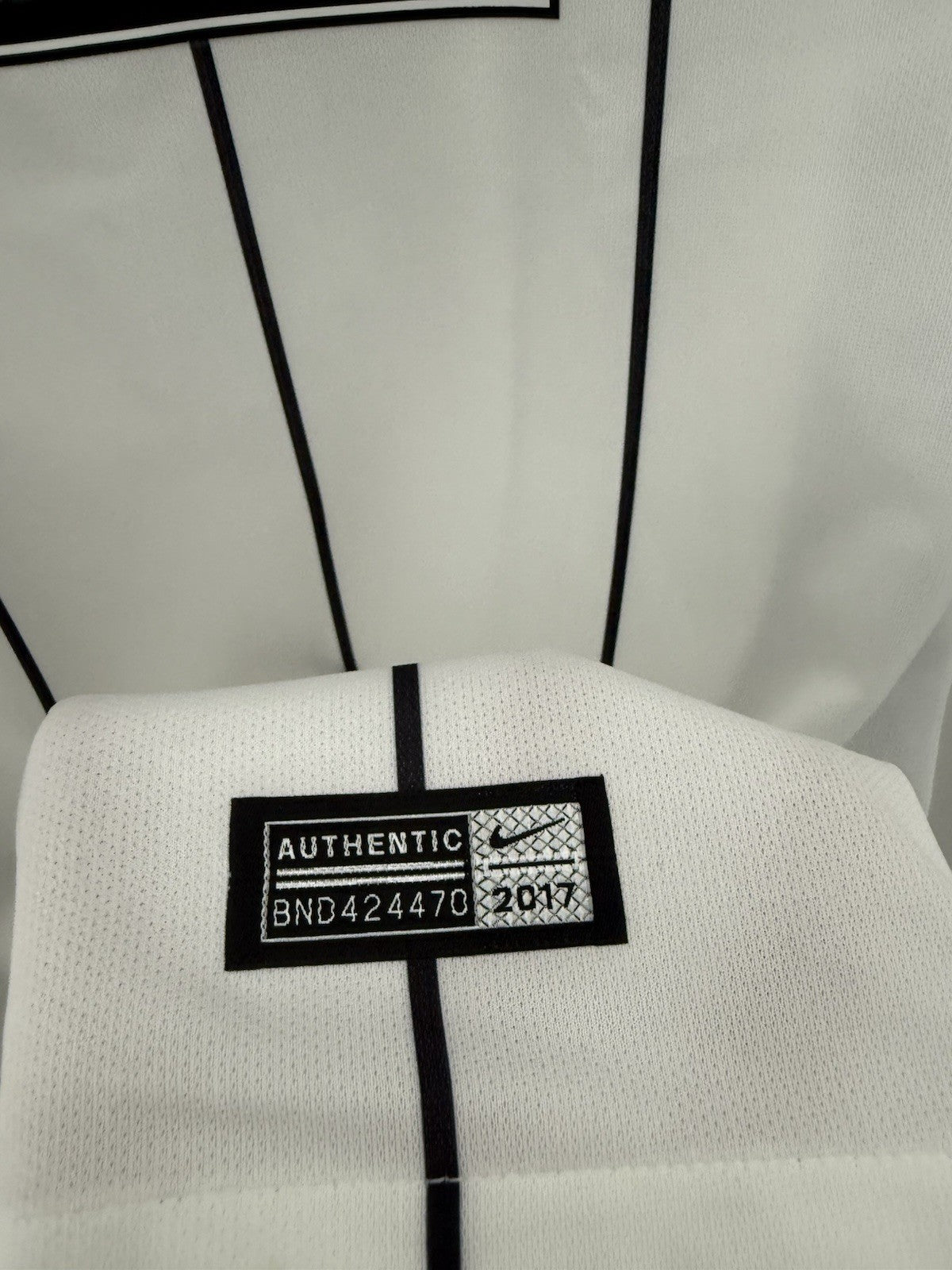 Eintracht Frankfurt 2017/18 Large Home Shirt Excellent Condition