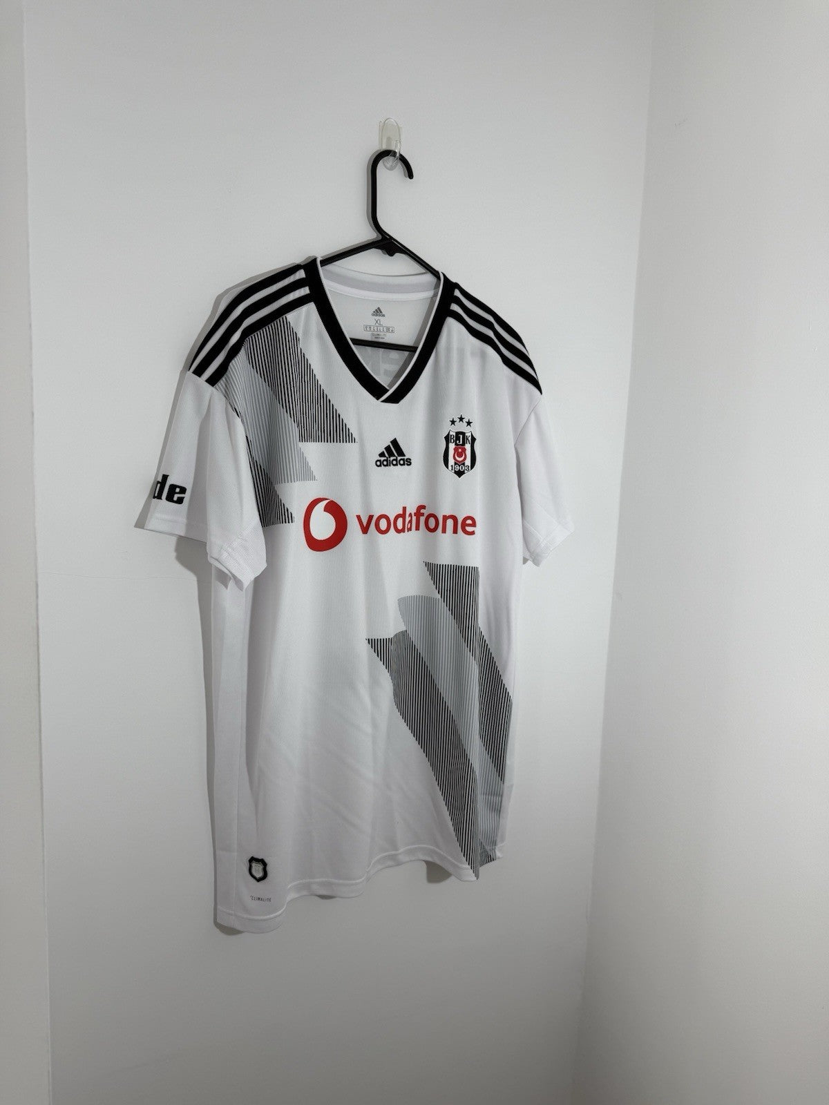 Besiktas B. Yilmaz #17 2019/20 XL Home Shirt BNWT DX3707