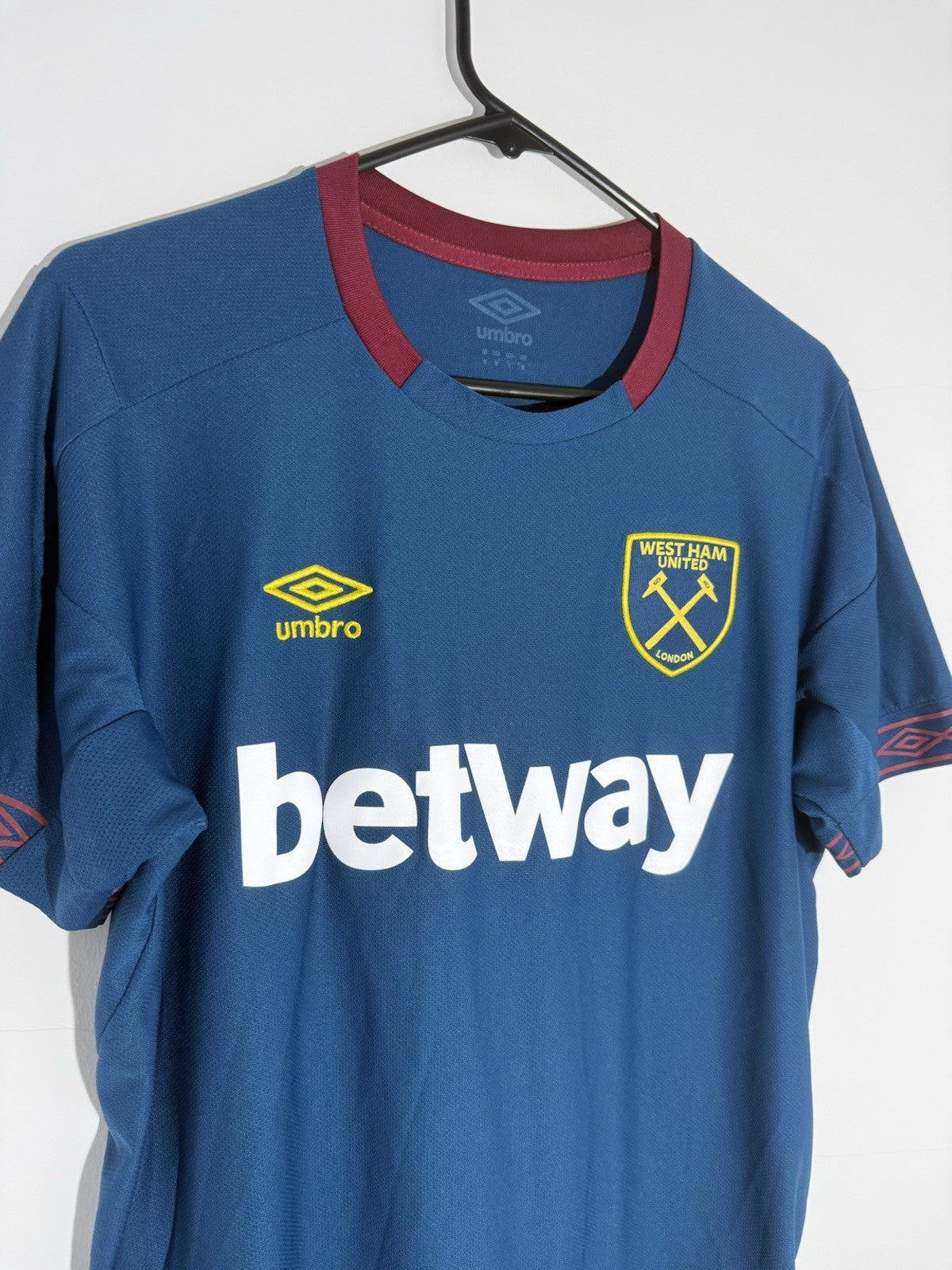 West Ham United Noble #16 2018/19 Medium Away Shirt Umbro Excellent Condition
