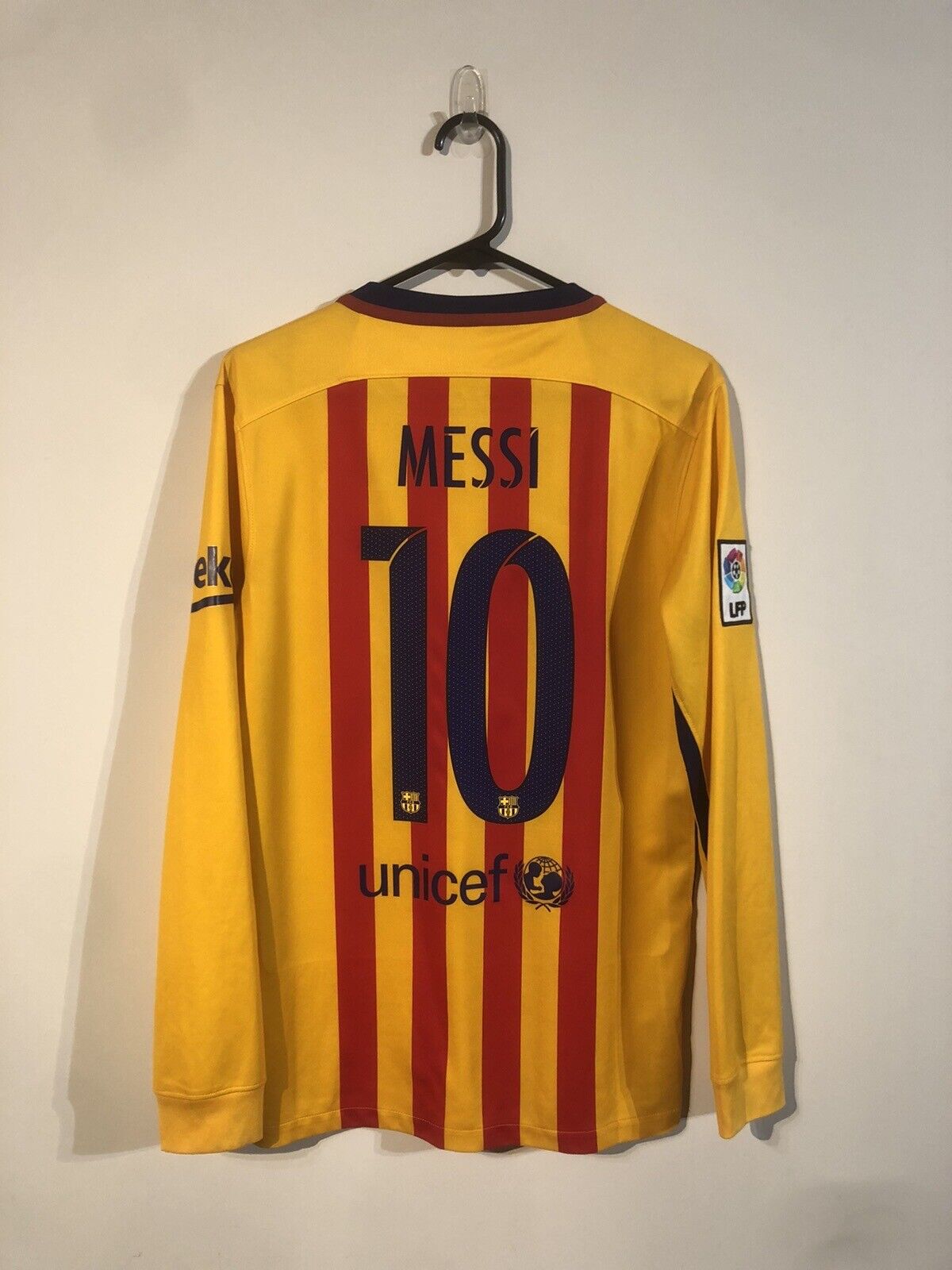 Messi #10 Barcelona 2015/16 Small Long Sleeved Away Shirt Nike Excellent Conditi