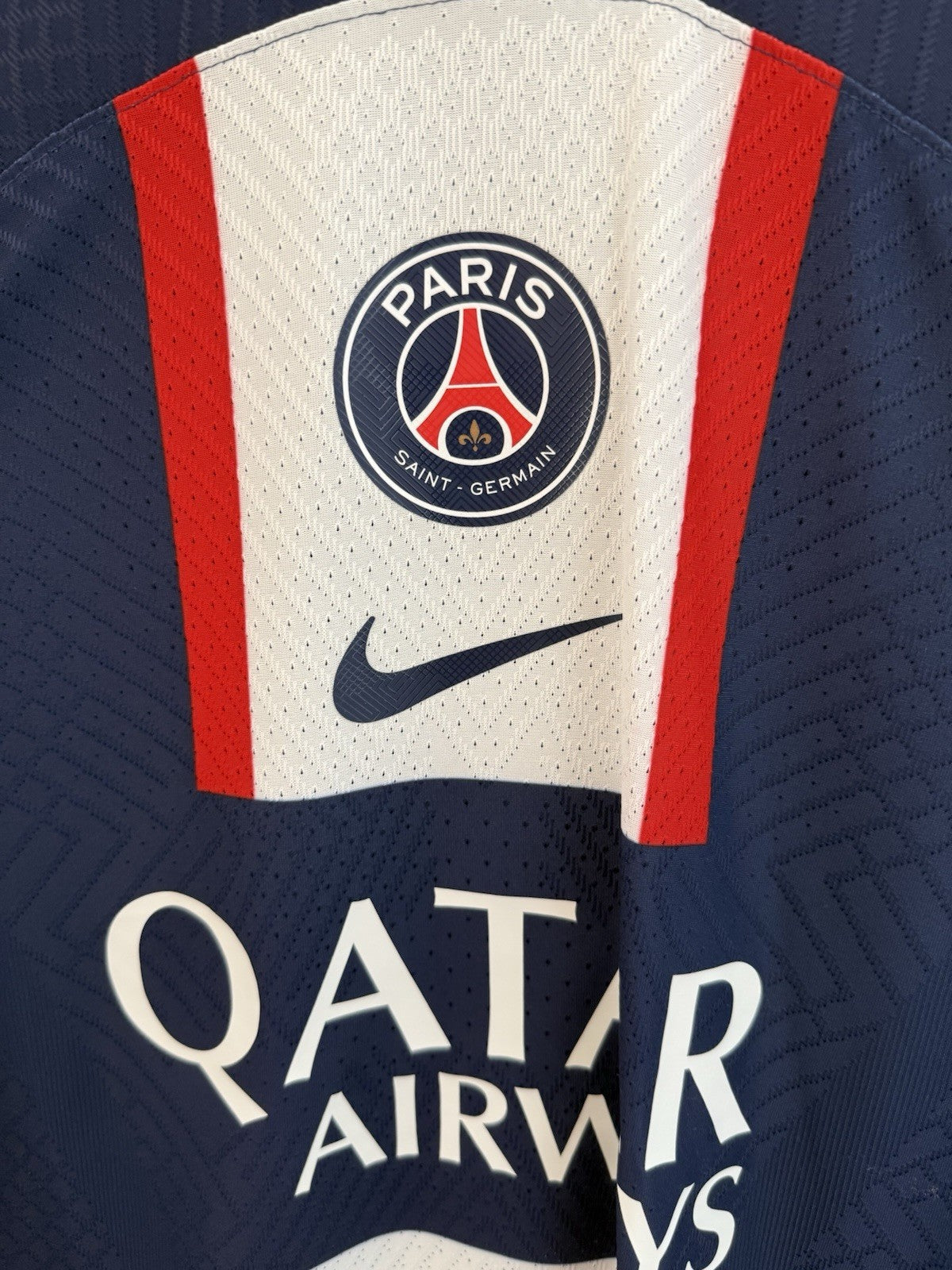PSG Messi #30 DriFitAdv 2022/23 Medium Home Shirt Excellent Condition DJ7649-411