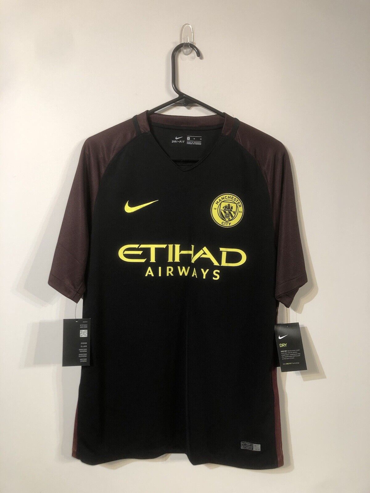 Gundogan #8 Manchester City 2016/17 Medium Away Football Shirt Nike BNWT