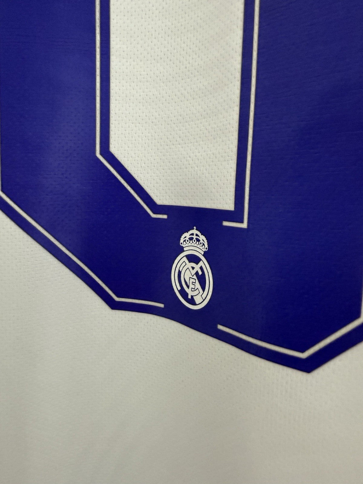 Real Madrid Vini Jr #20 2021/22 Small Home Shirt Adidas Excellent Condition