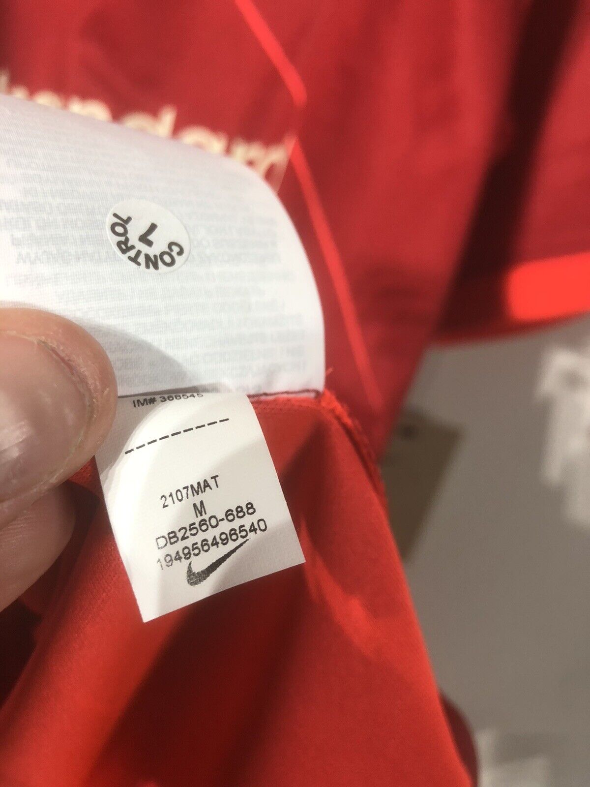 Jones #17 Liverpool Medium BNWT 2021/22 Home Shirt Nike