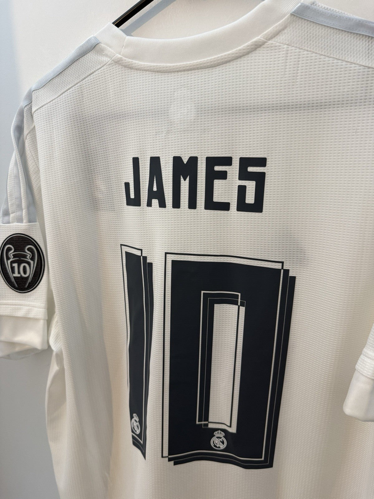 Real Madrid James #10 2015/16 XL Champions League Home Shirt BNWT S12614