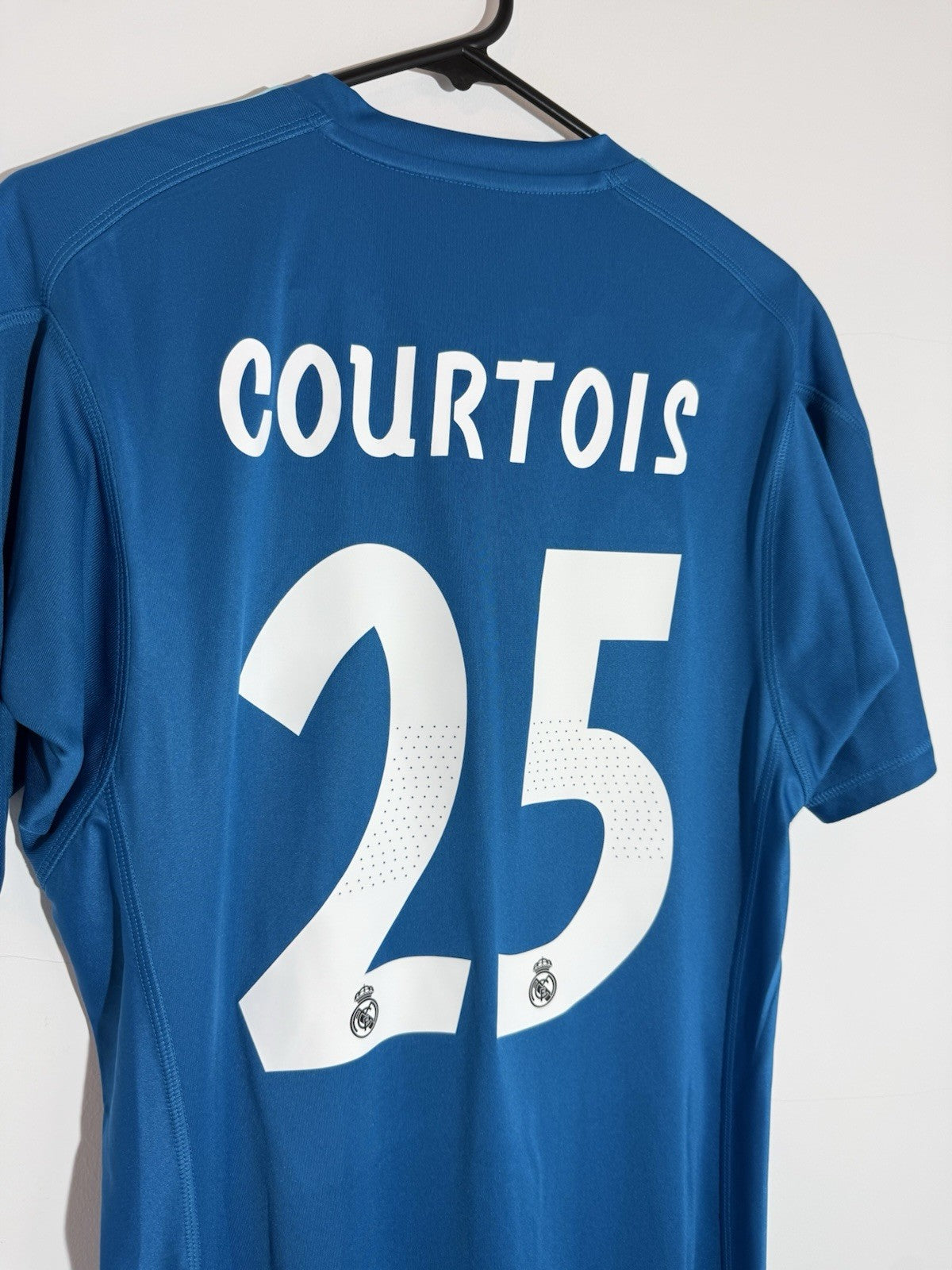 Real Madrid Courtois #25 2018/19 Medium Home GK Shirt BNWT CG0564
