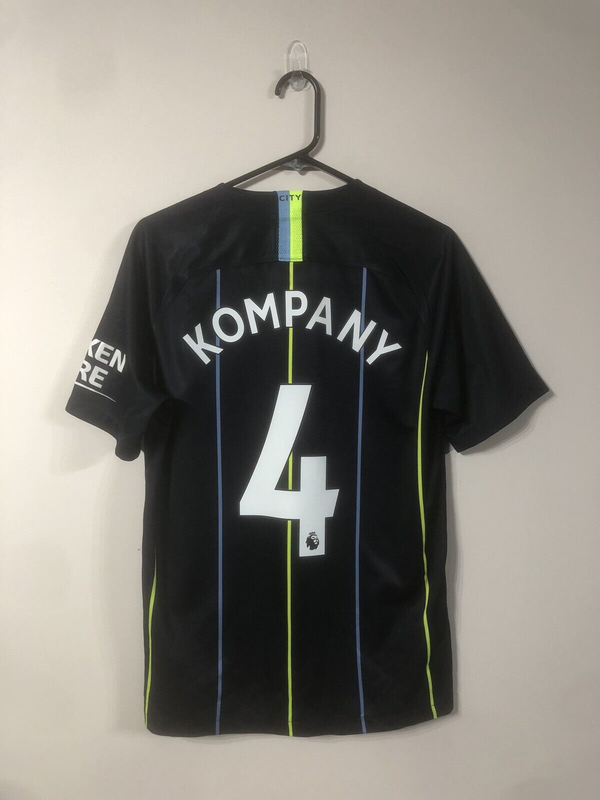 Kompany #4 Manchester City 2018/19 Medium Away Shirt Nike Excellent Condition