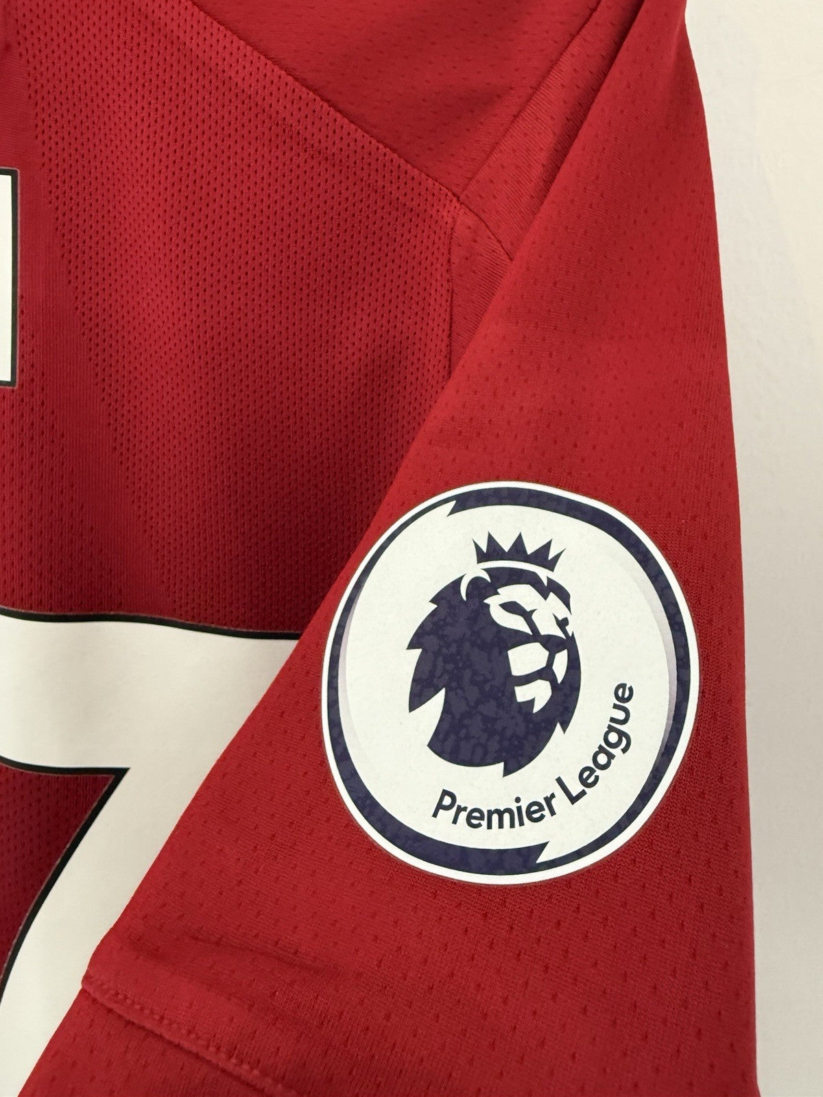 Liverpool Origi #27 2019/20 Small Home Shirt Excellent Condition MT930000