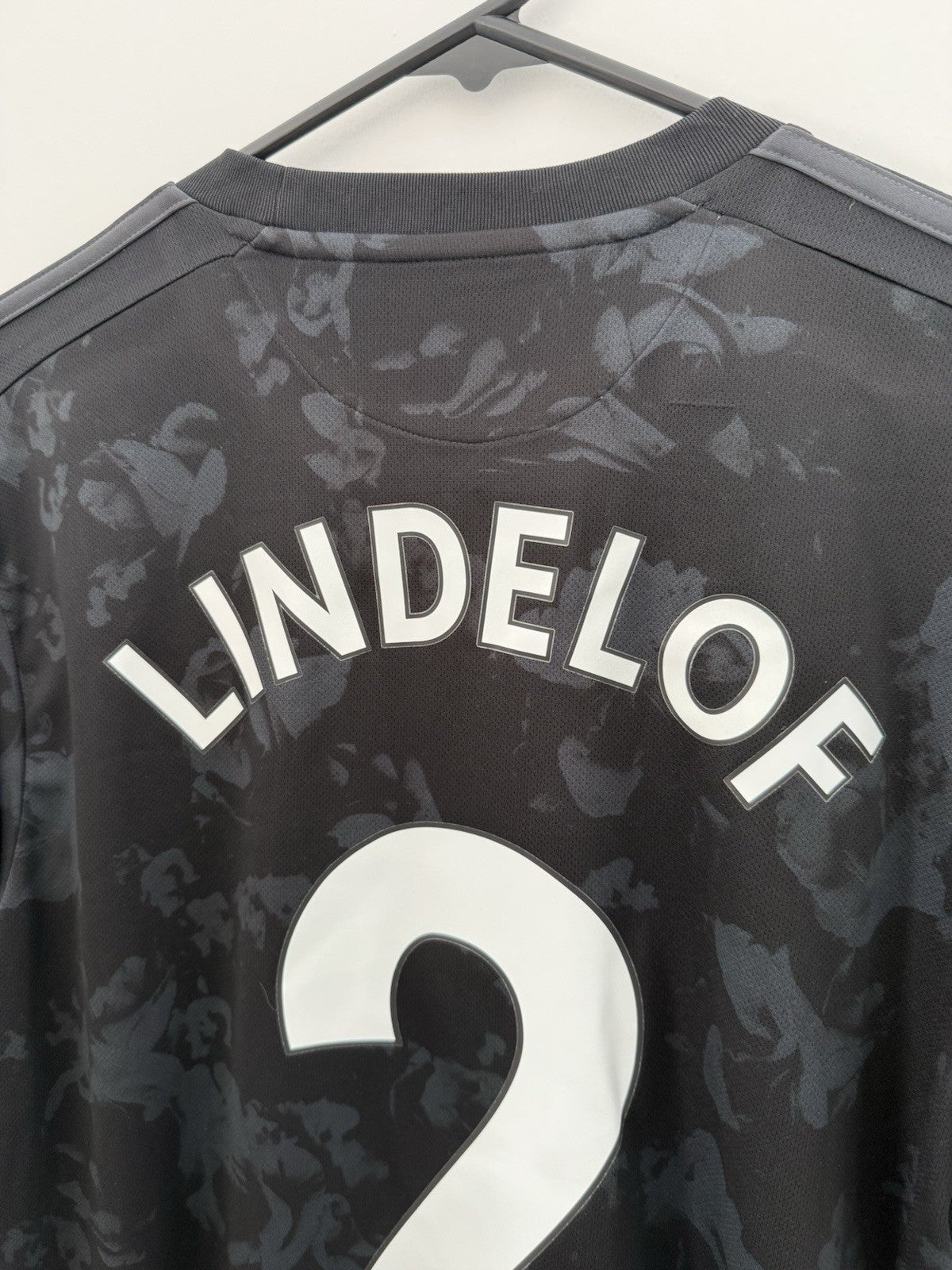 Manchester United Lindelof #2 2019/20 3rd Medium Excellent Condition ED7390