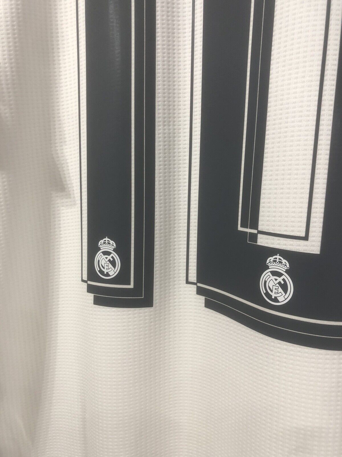 James #10 BNWT Real Madrid 2015/16 X-Large Champions League Home Shirt