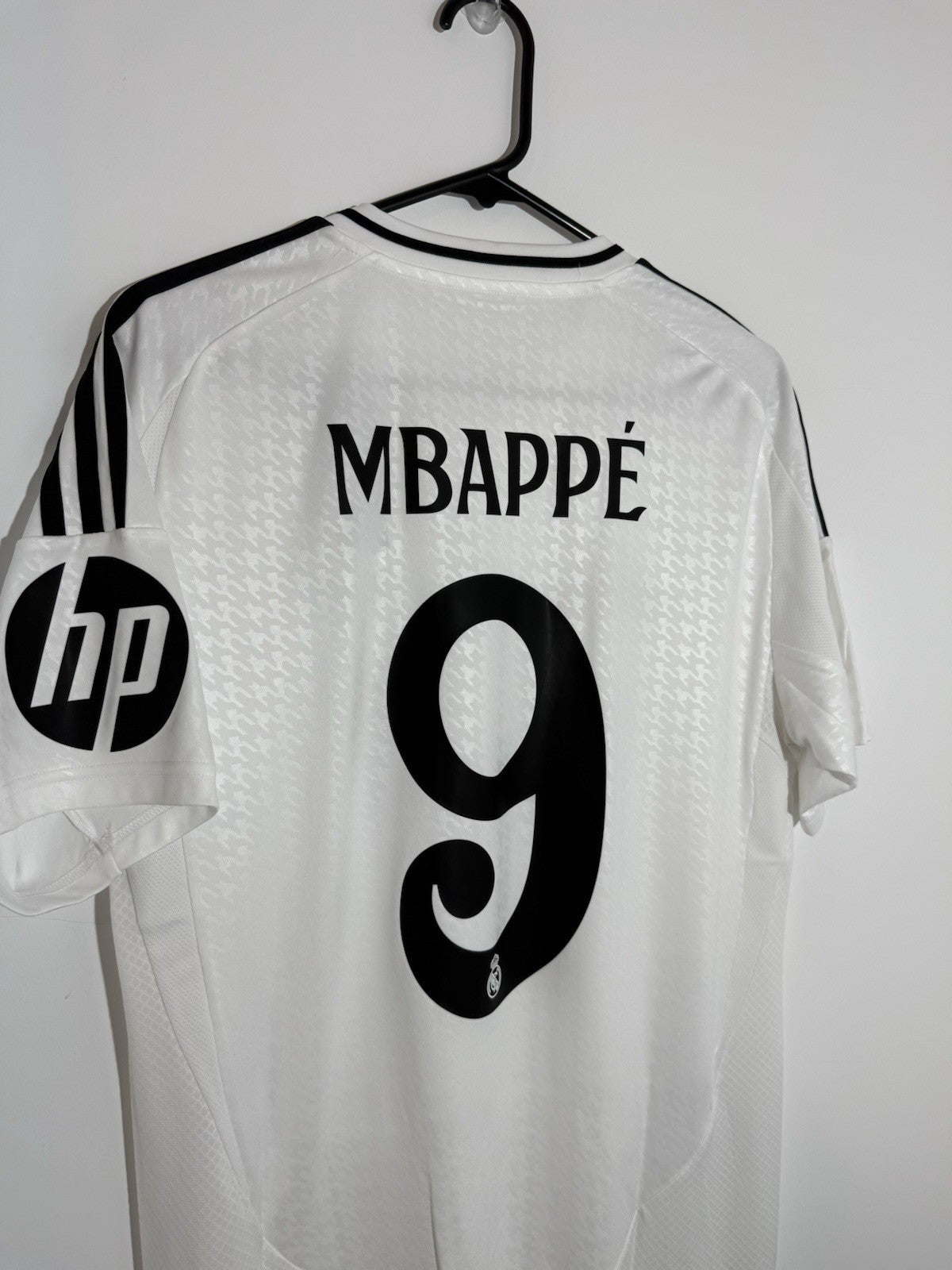 Real Madrid Mbappe #9 2024/25 Medium Home Shirt BNWT IU5011