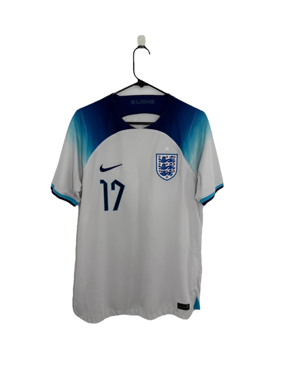 England Saka #17 2022 Medium Home Shirt Excellent Condition DN0687-100