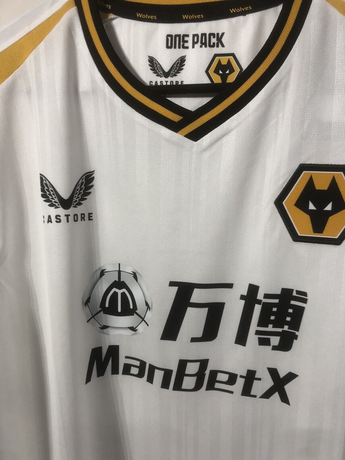 Hee Chan #26 BNWT Wolves 2021/22 Large 3rd Football Shirt Jersey Castore