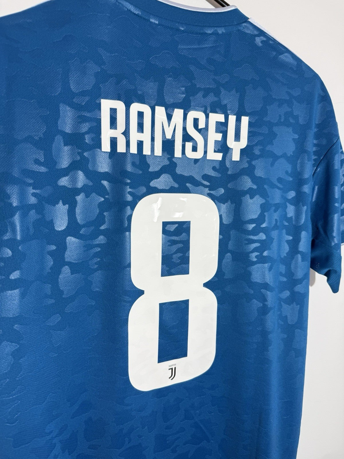 Juventus Ramsey #8 2019/20 Medium 3rd Shirt Adidas BNWT DW5471