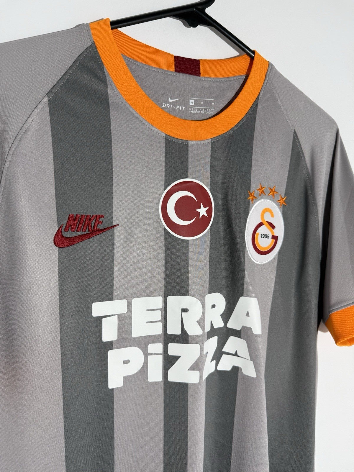 Galatasaray Falcao #9 2019/20 Medium 3rd Football Shirt Nike BNWT AT0030-060