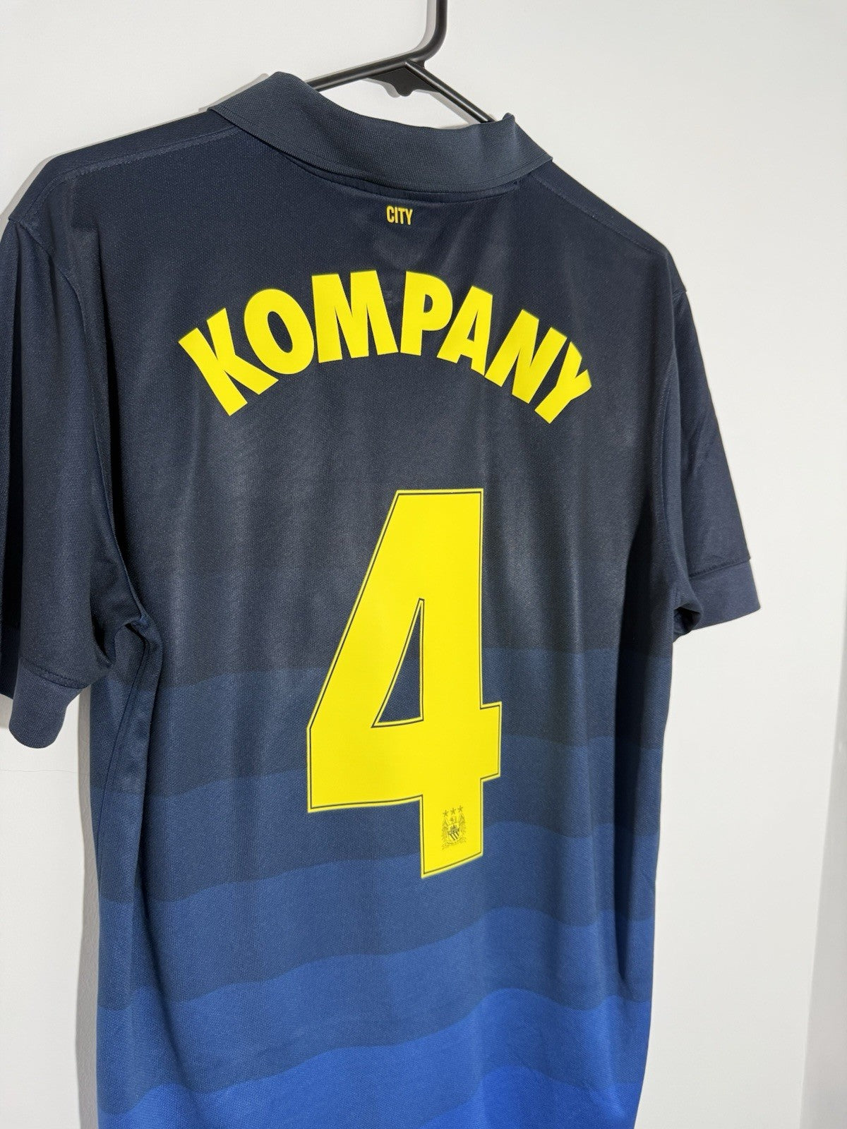 Manchester City Kompany #4 2014/15 Medium Away Very Good Condition 611051-476