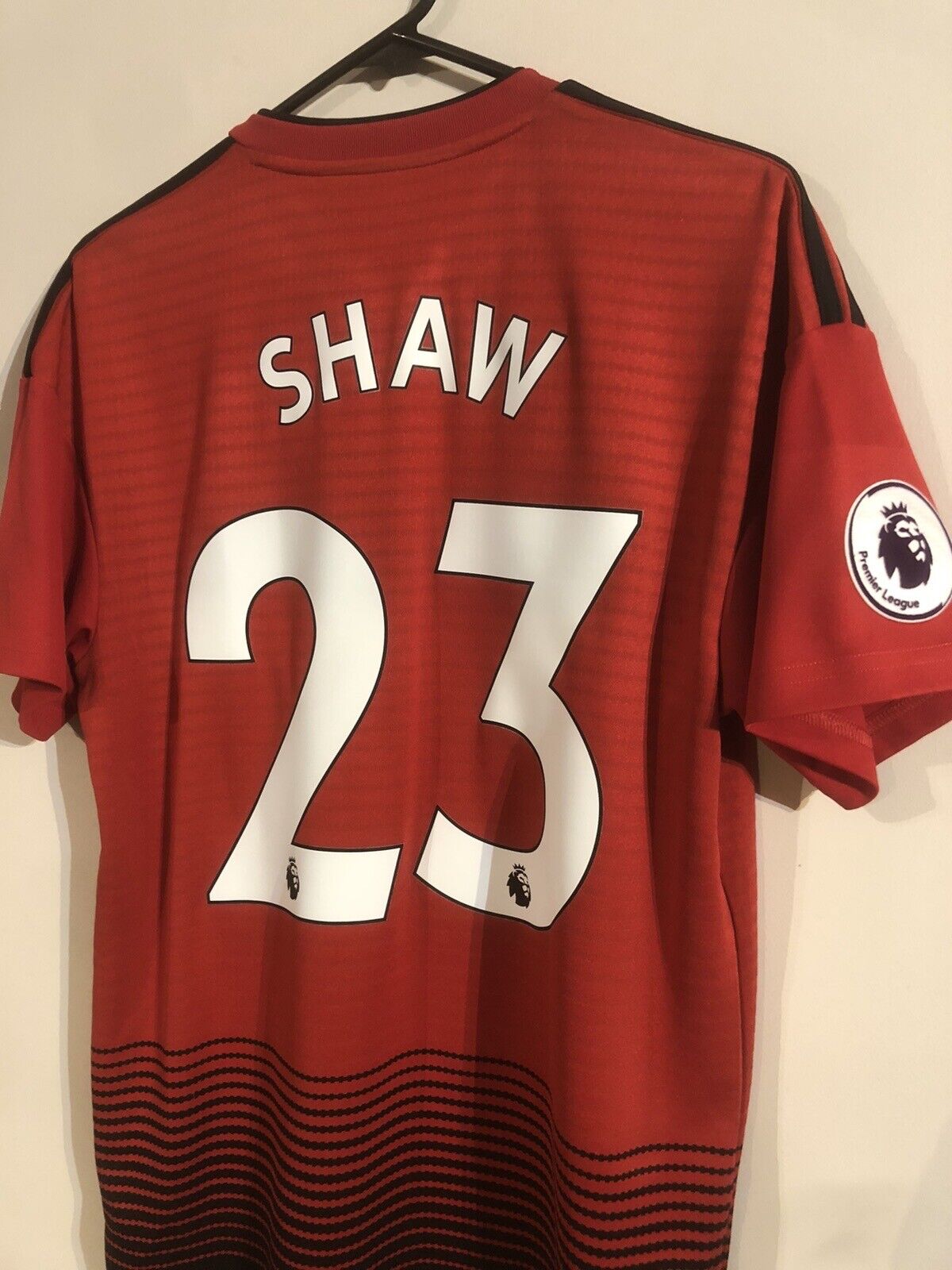Shaw #23 Manchester United Medium 2018/19 Home Shirt Adidas Excellent Condition