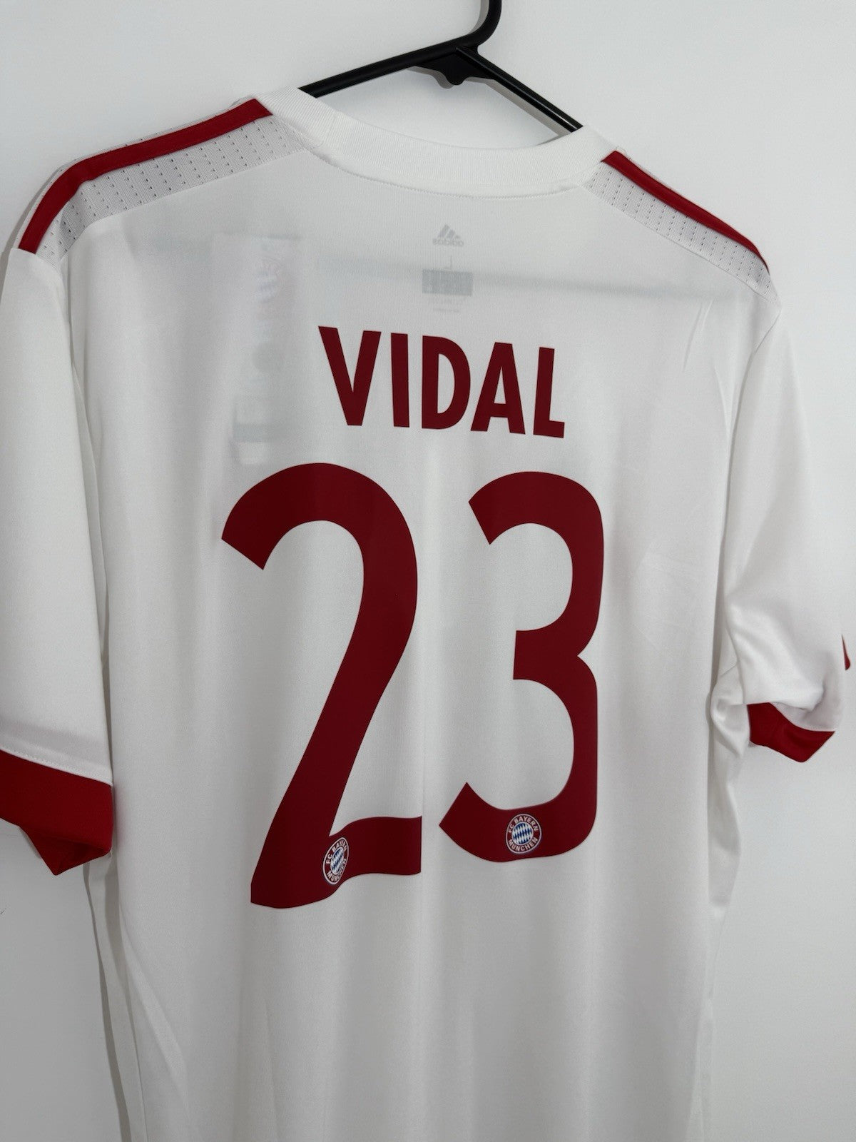 Bayern Munich Vidal #23 2017/18 3rd Large Shirt Adidas BNWT CD6588
